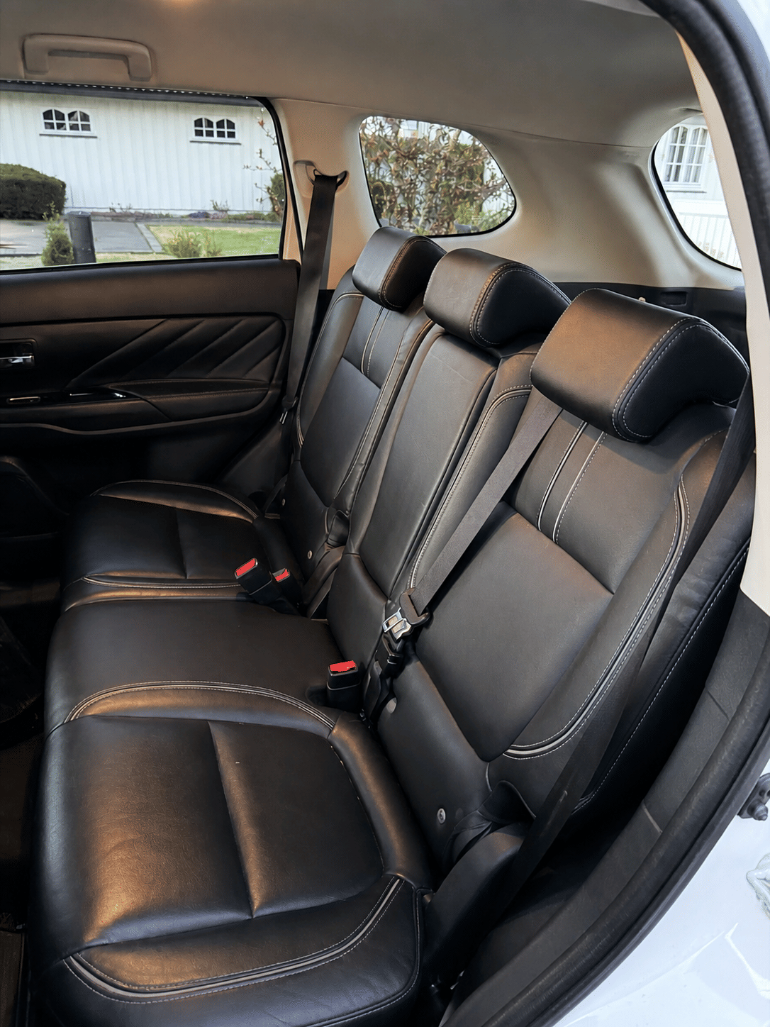 Mitsubishi Outlander PHEV MOTION with Cruise control