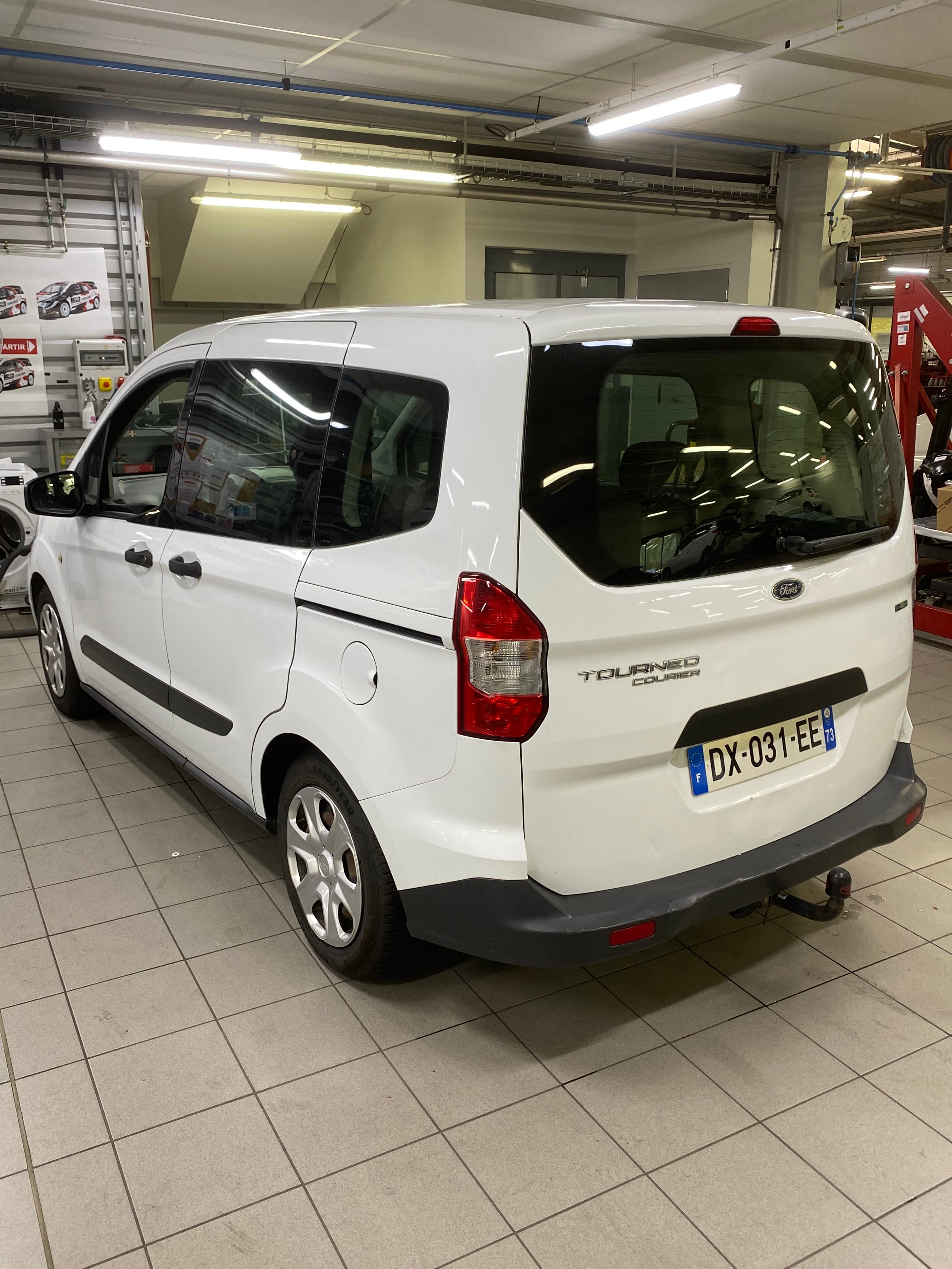 Ford Tourneo Courier avec Audio Bluetooth