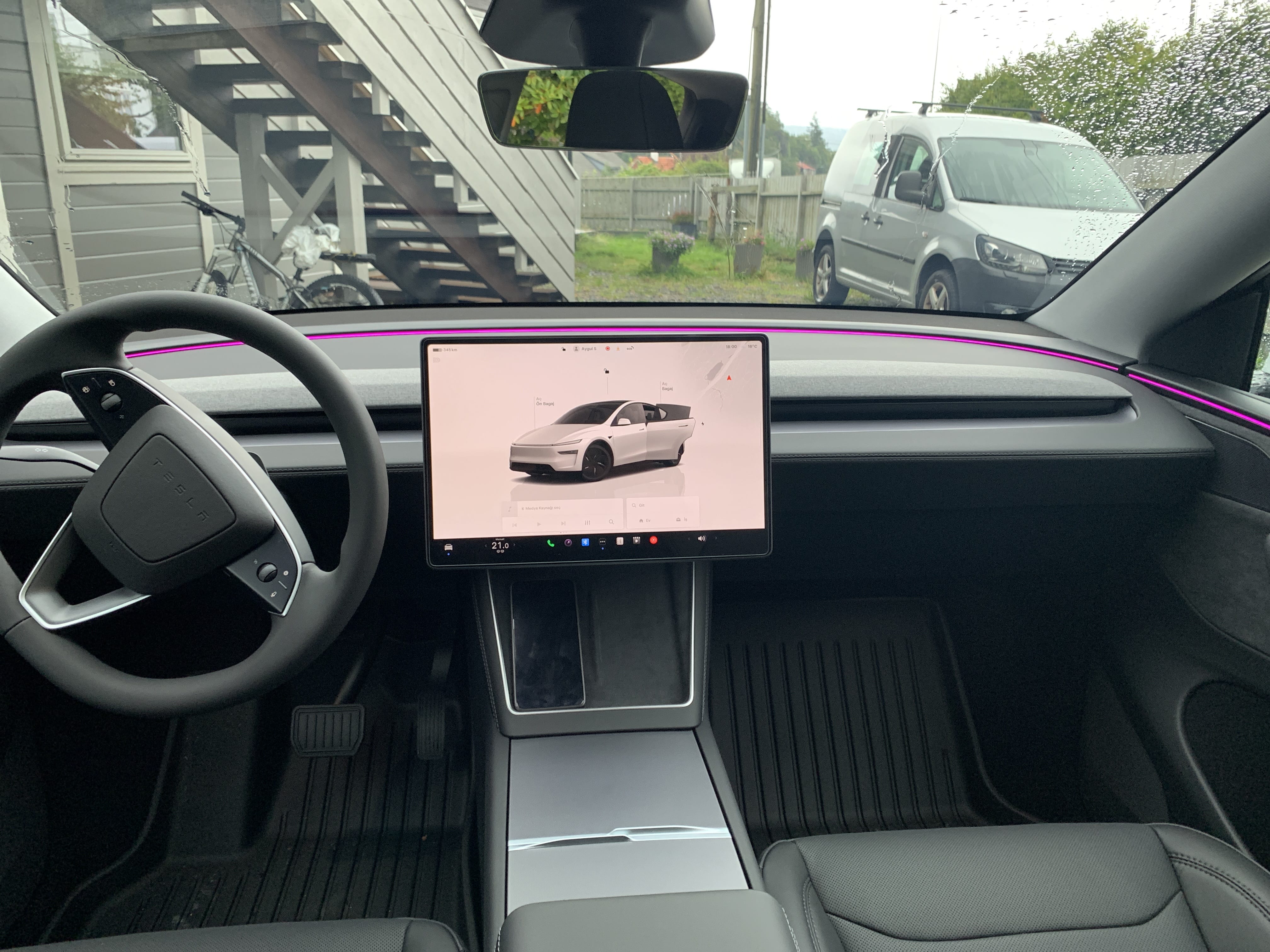 Tesla Model Y Performance med GPS