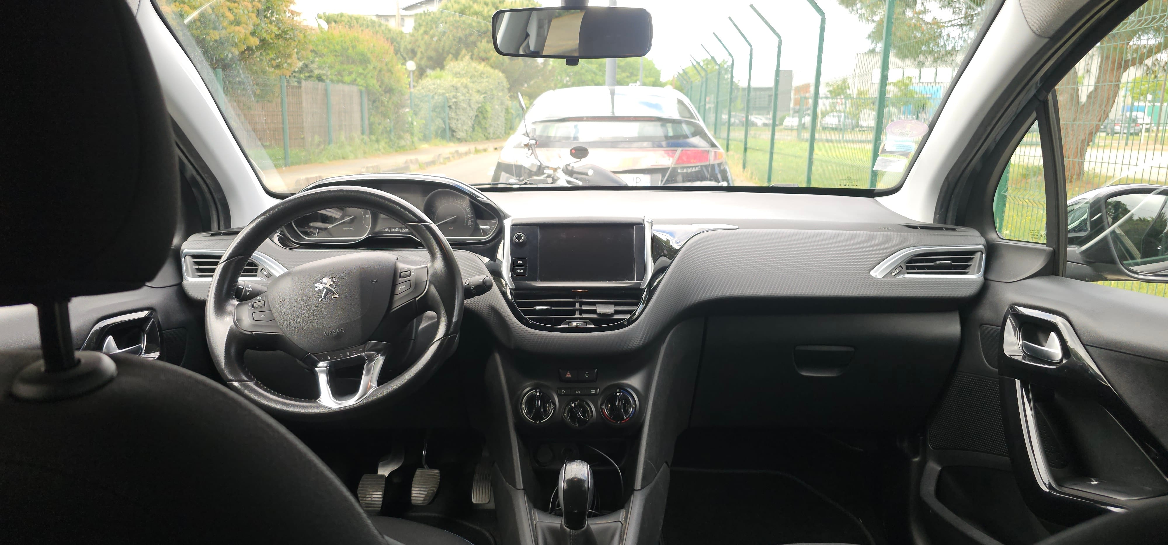 Peugeot 208 met Cruise control