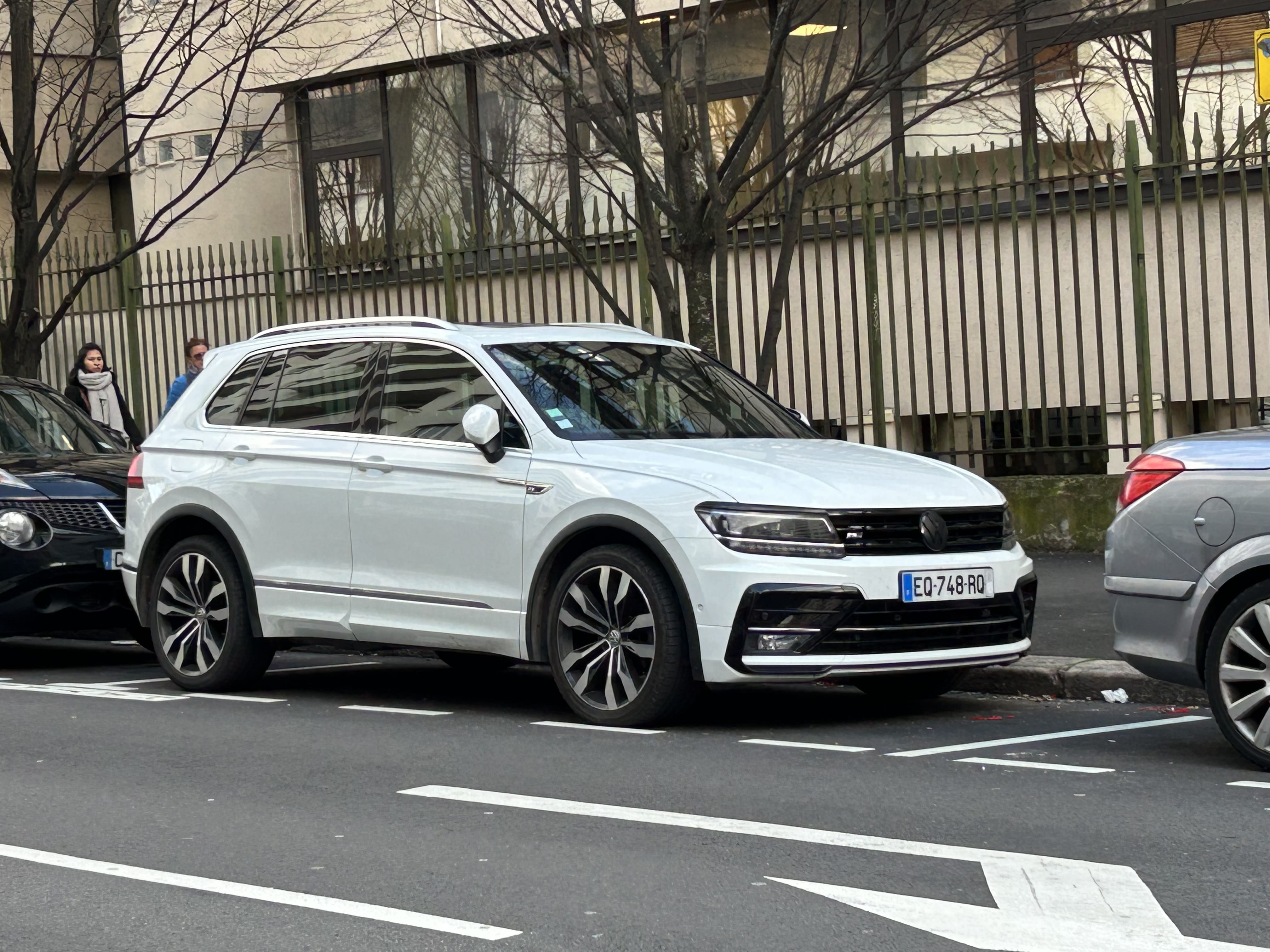 Volkswagen Tiguan SE R-LINE Black avec Climatisation