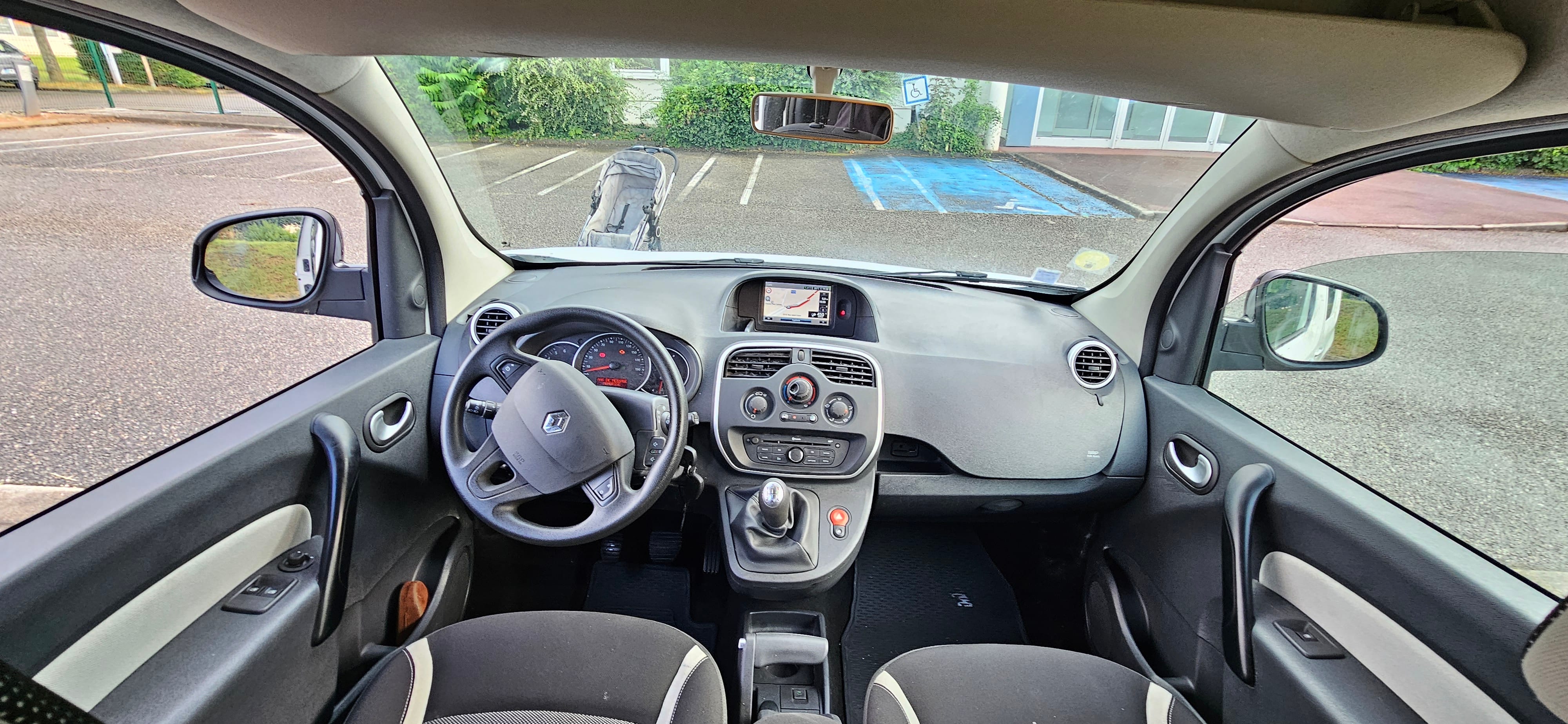 Renault Kangoo avec Entrée audio / iPod