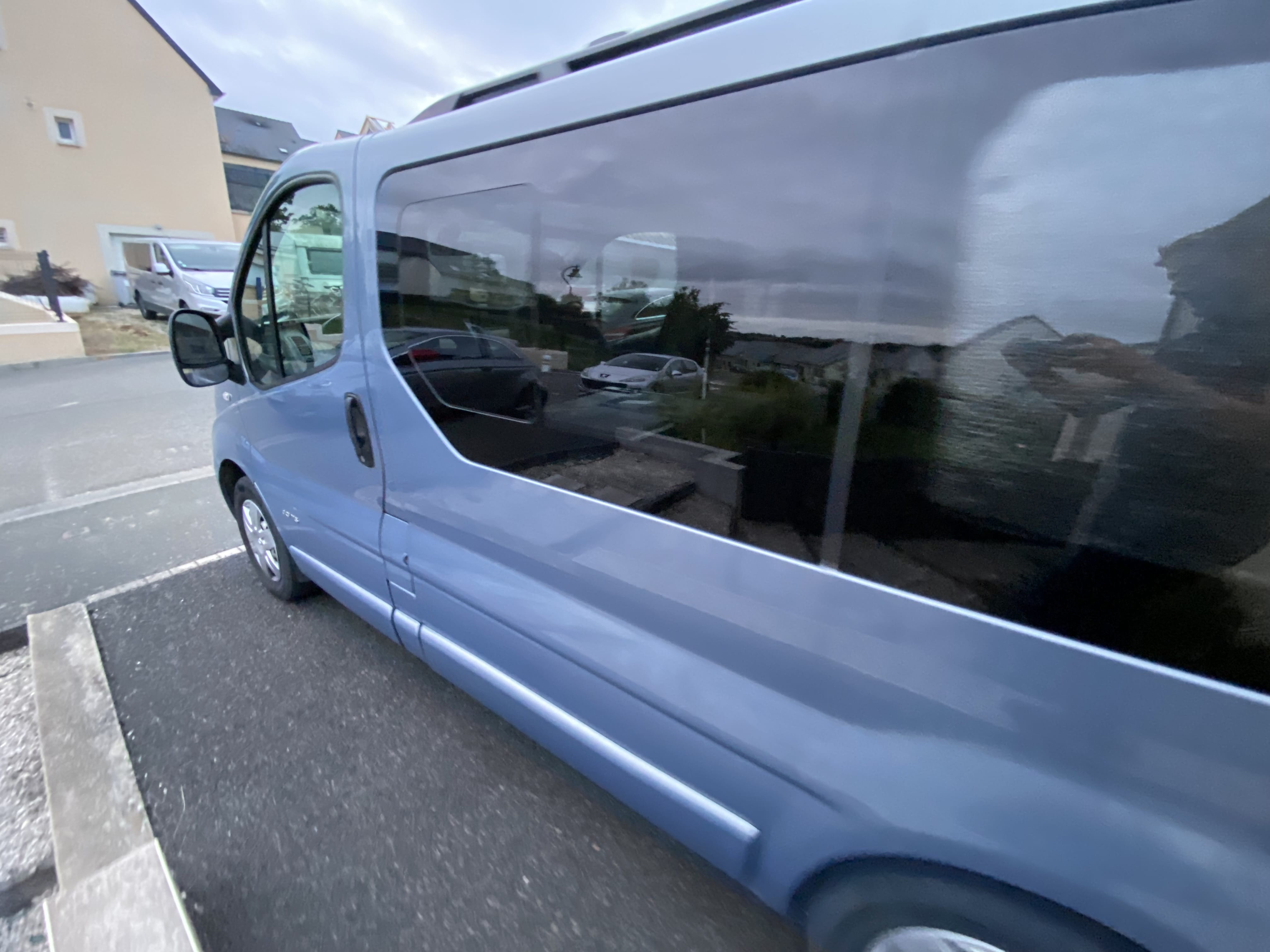 Renault Trafic 2.0 dCI 115cv avec Climatisation