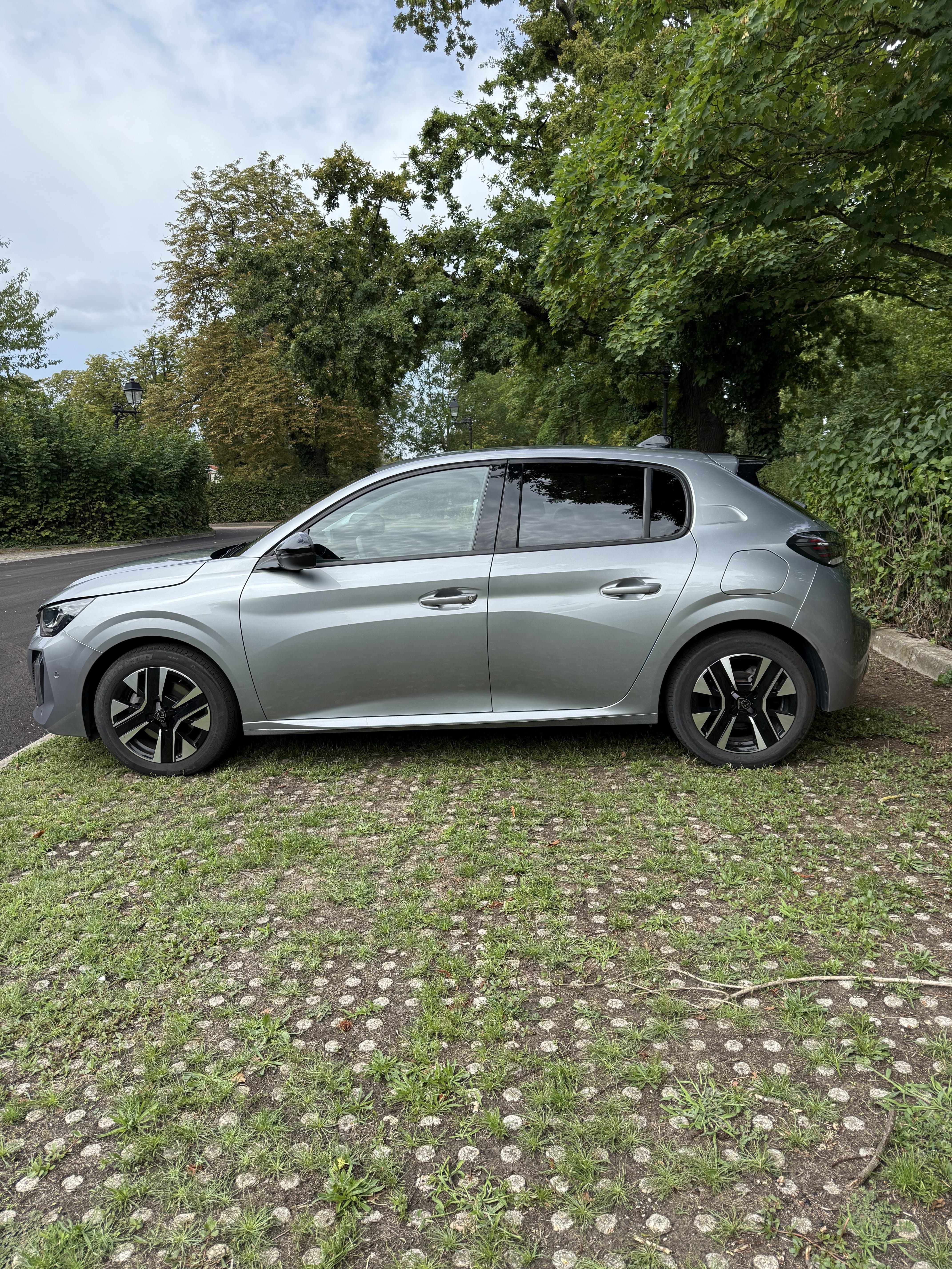 Peugeot 208 avec Climatisation