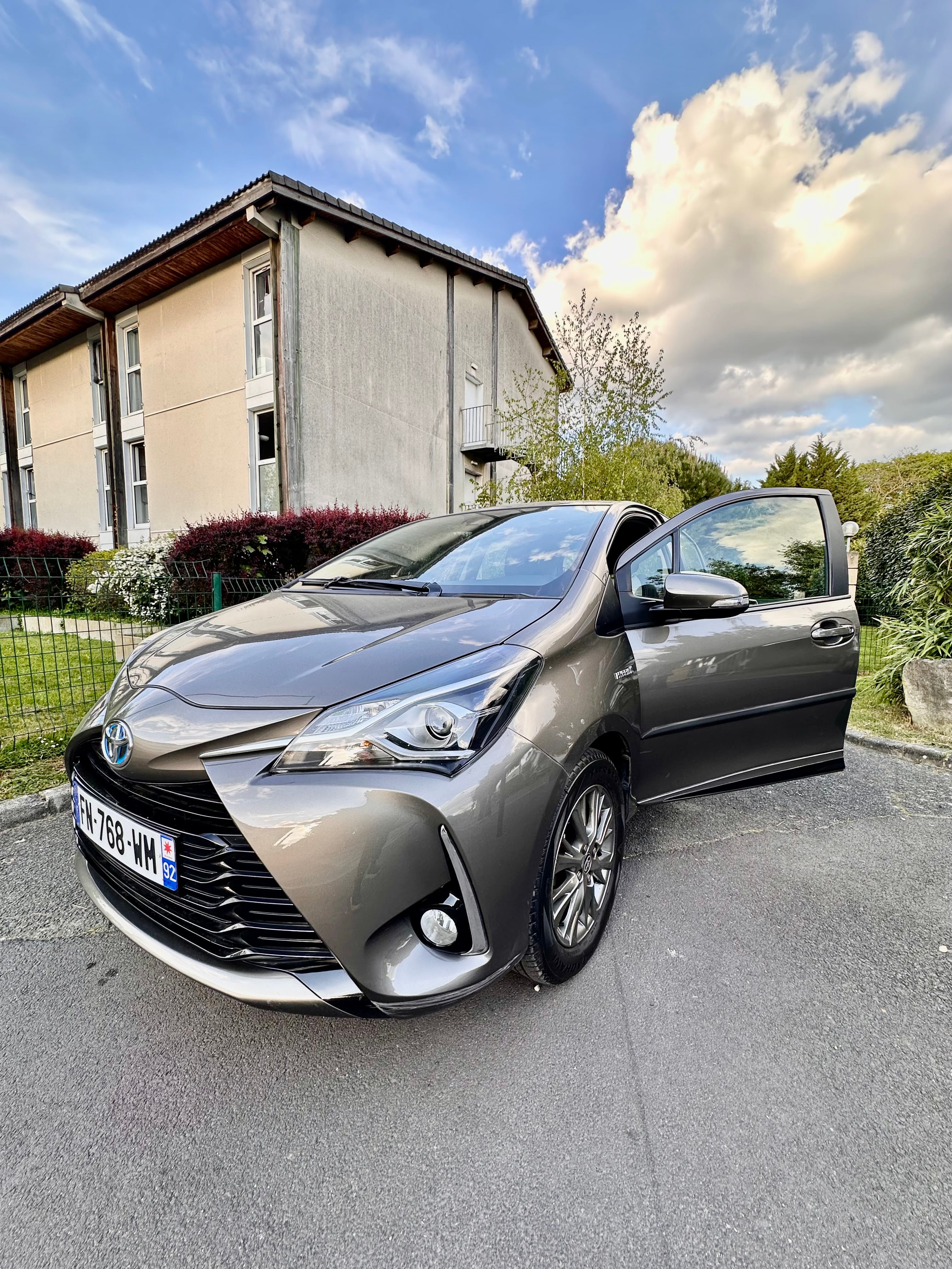 Toyota Yaris Hybride avec Caméra de recul