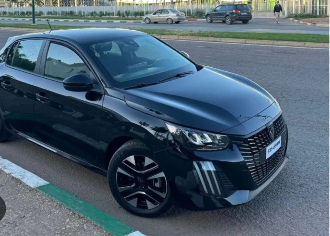 Peugeot 208, 2023, Essence 95