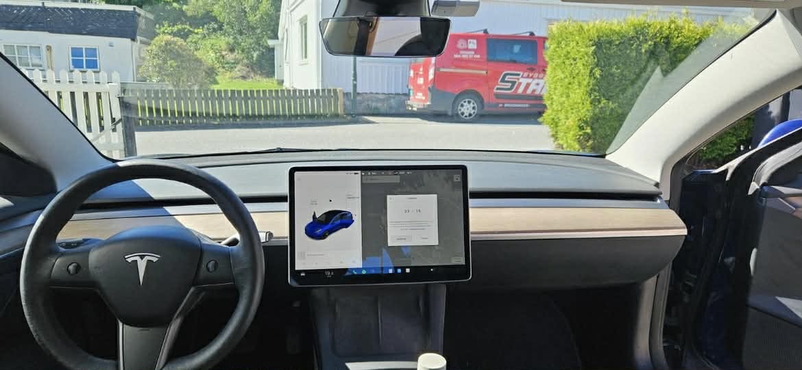 Tesla Model 3 Long Range med Cruisekontroll