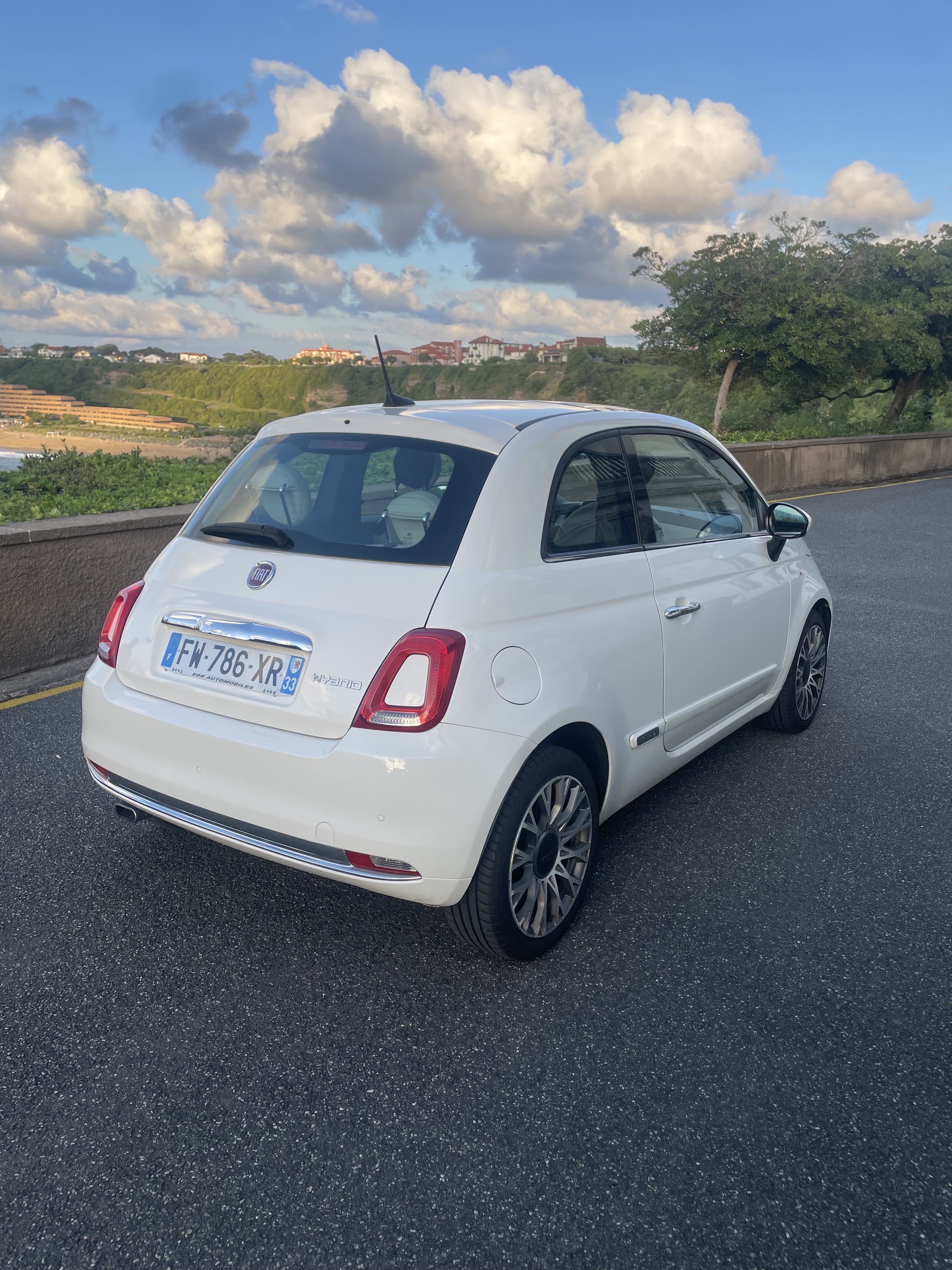 Fiat 500 Hybride with Bluetooth audio