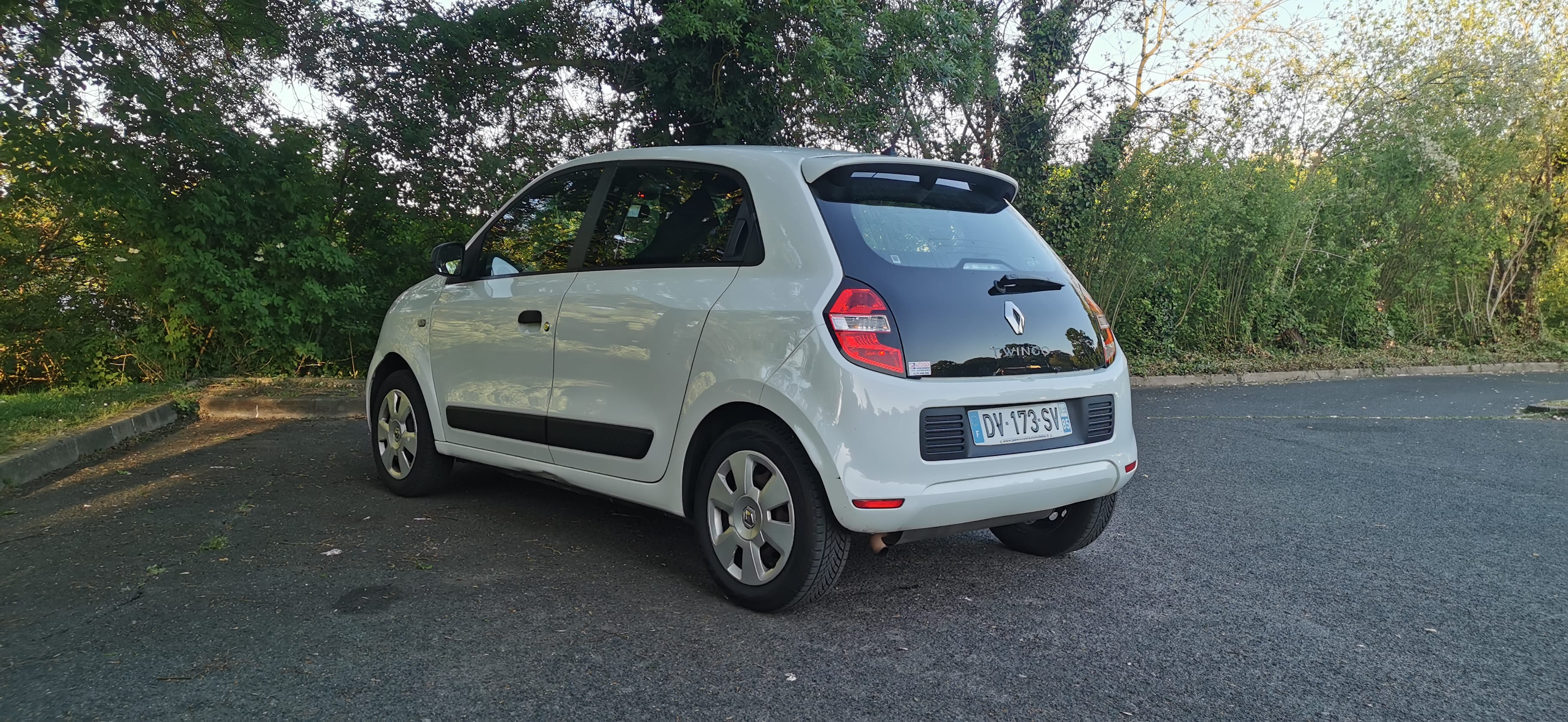 Renault Twingo III Blanche ph1 avec Port USB