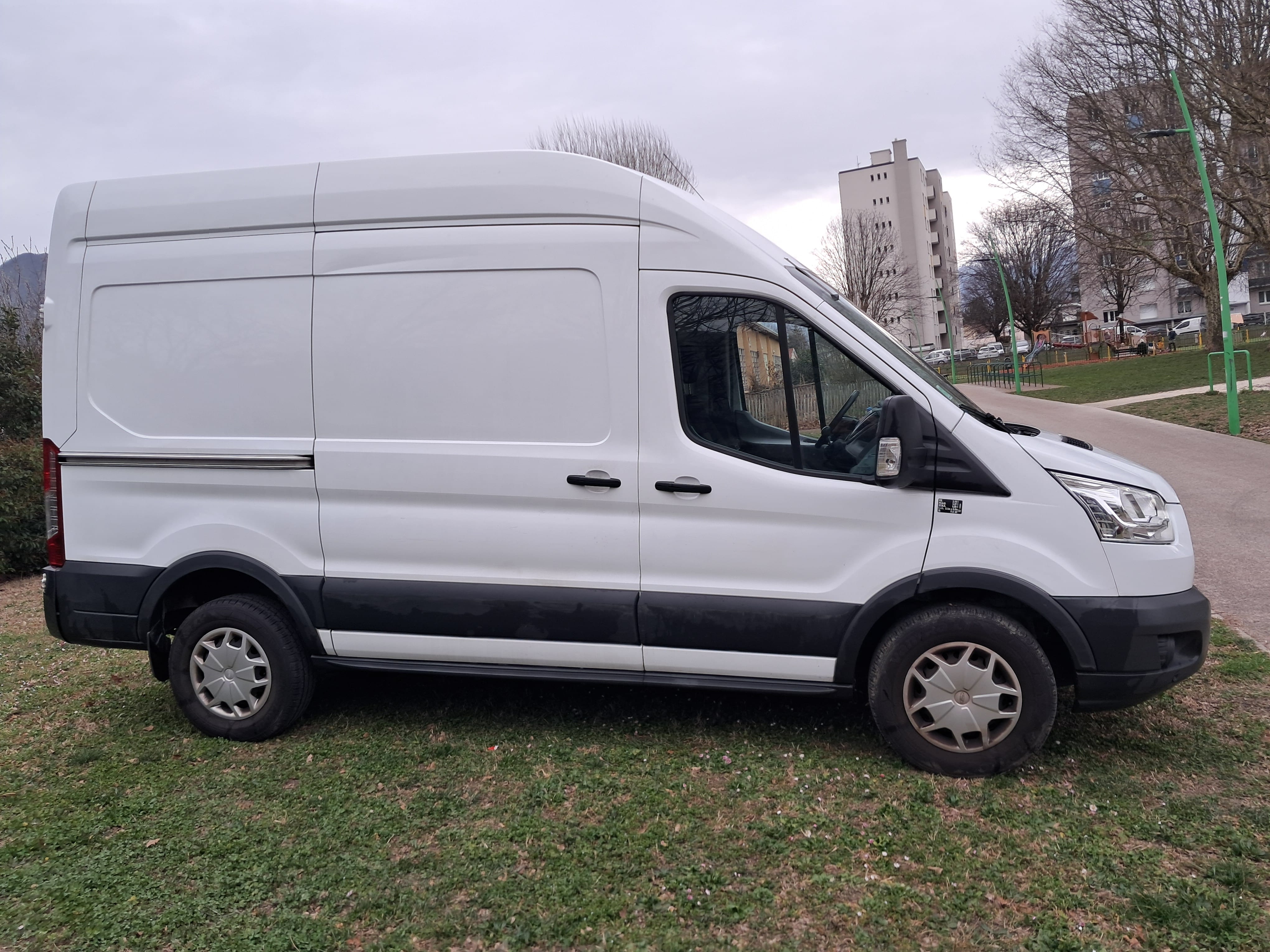 Ford Transit 350 13m3