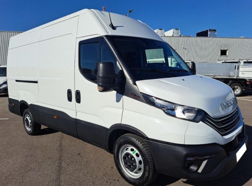 Iveco Daily Fourgon, 2022, Diesel, automatique