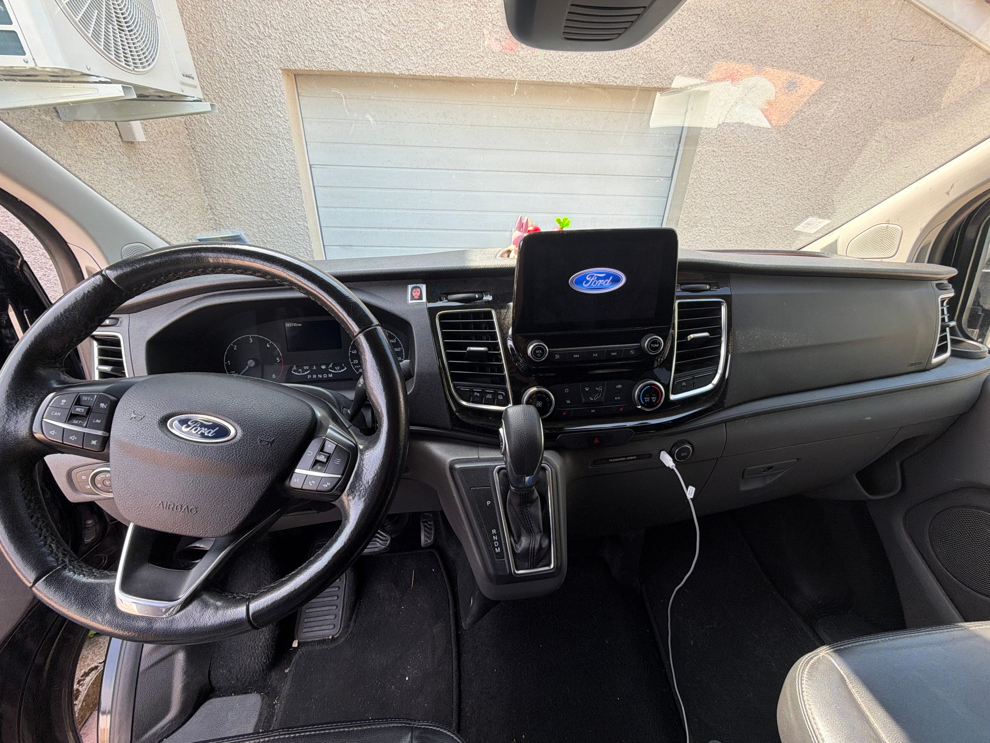 Ford Transit Custom Fourgon avec GPS
