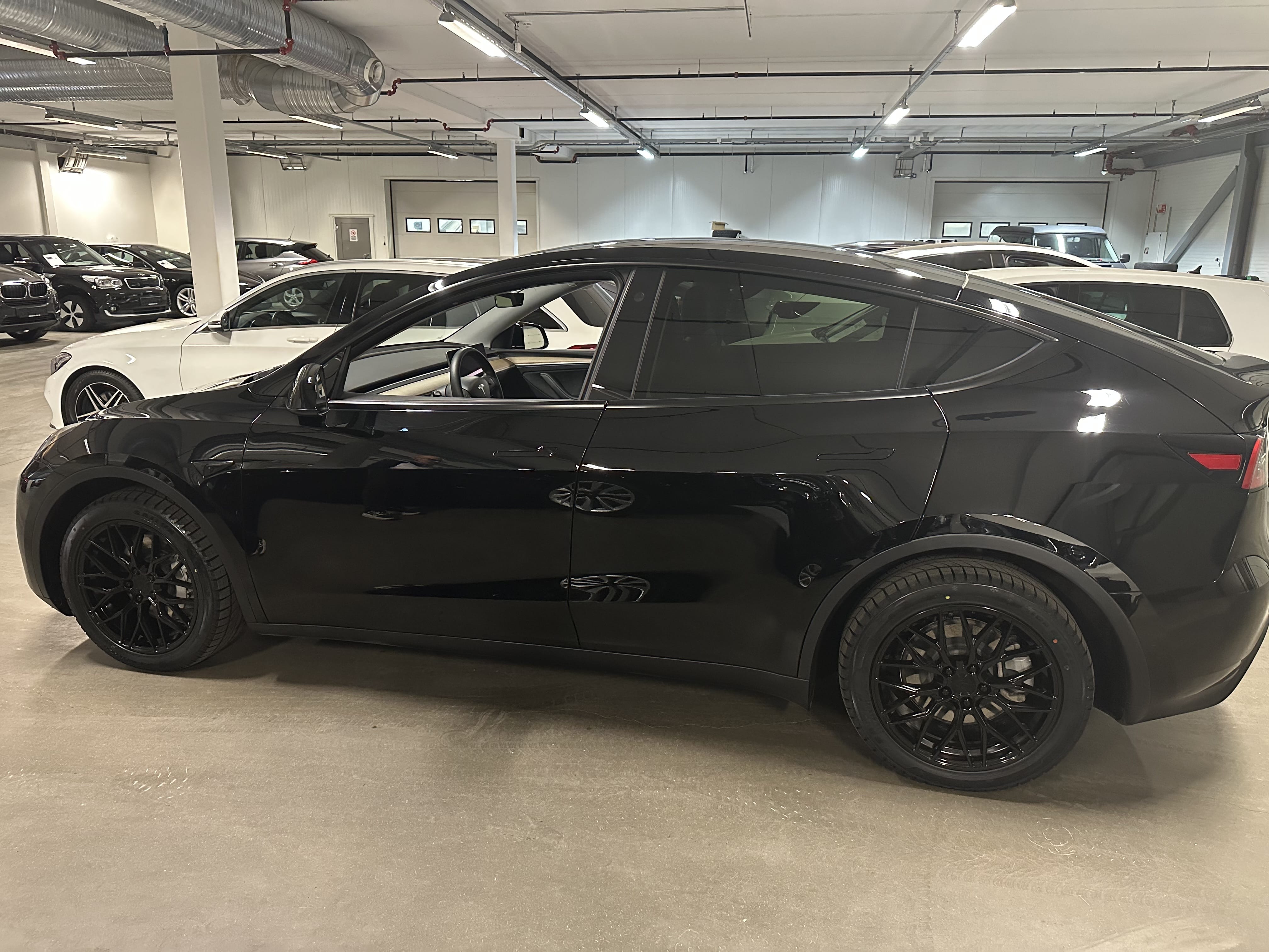 Tesla Model Y Long Range med Aircondition
