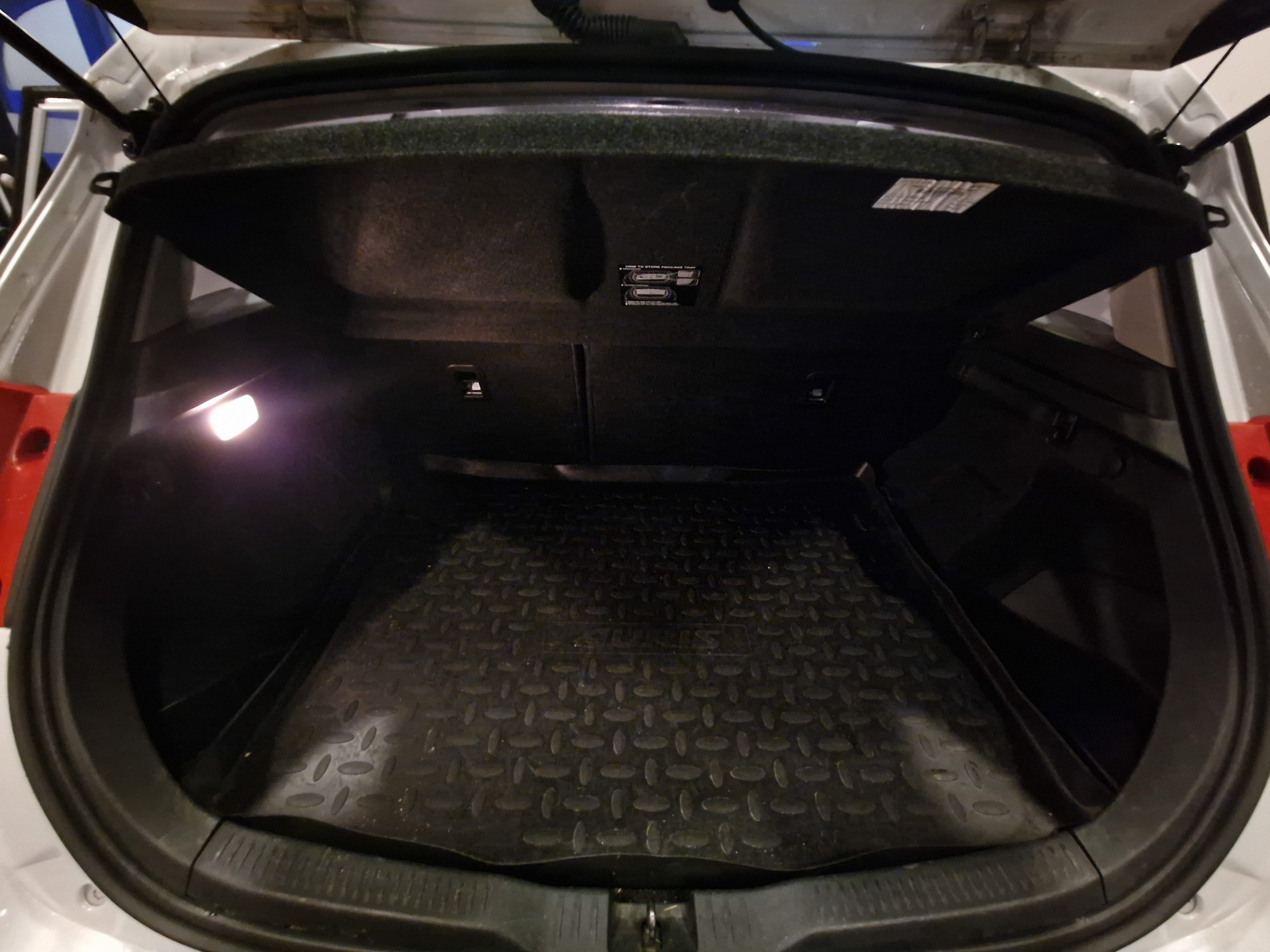 Toyota Auris 1,8 Hybrid, Automat with Bluetooth audio