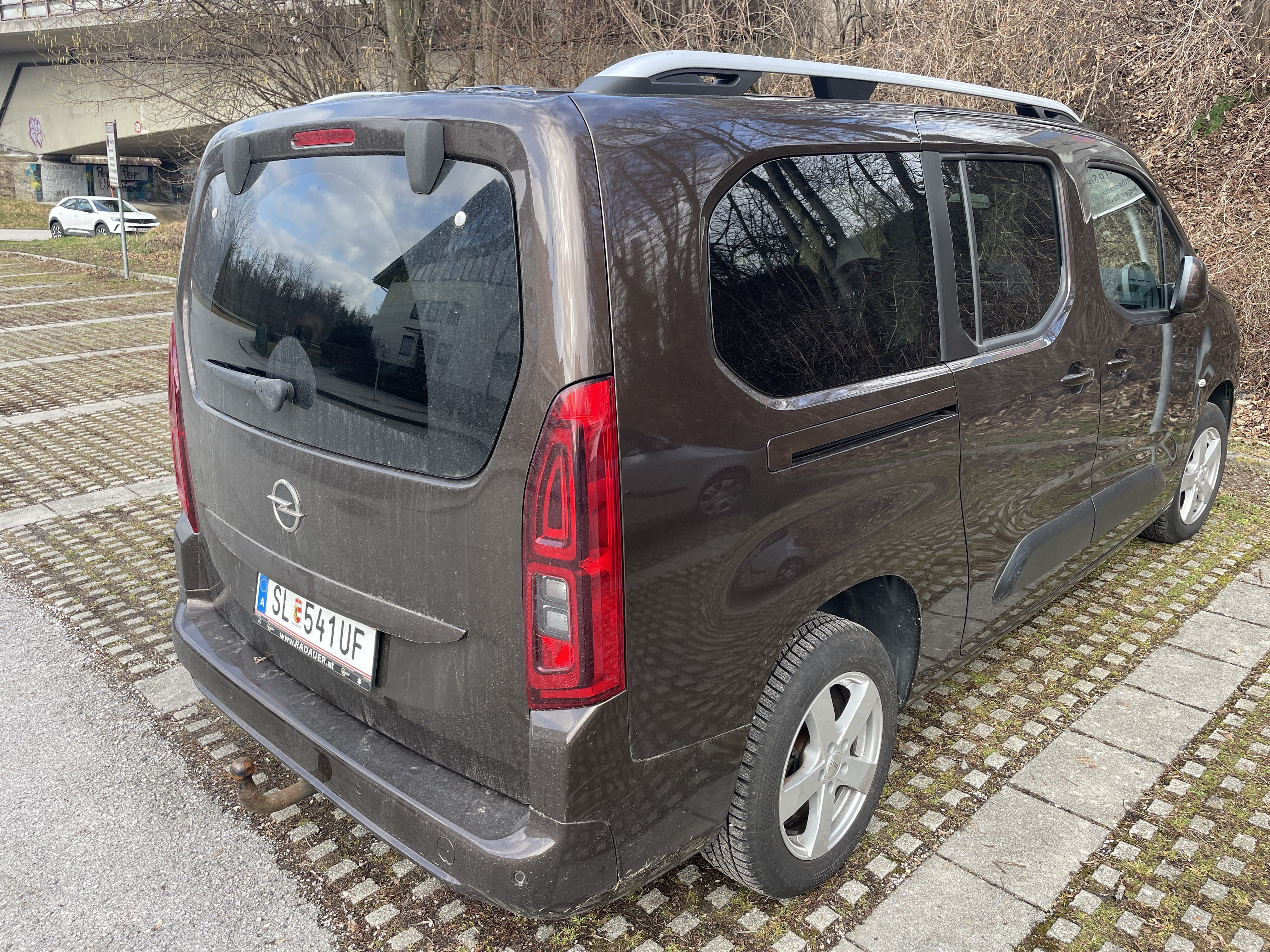 Opel Combo mit Navigationsgerät