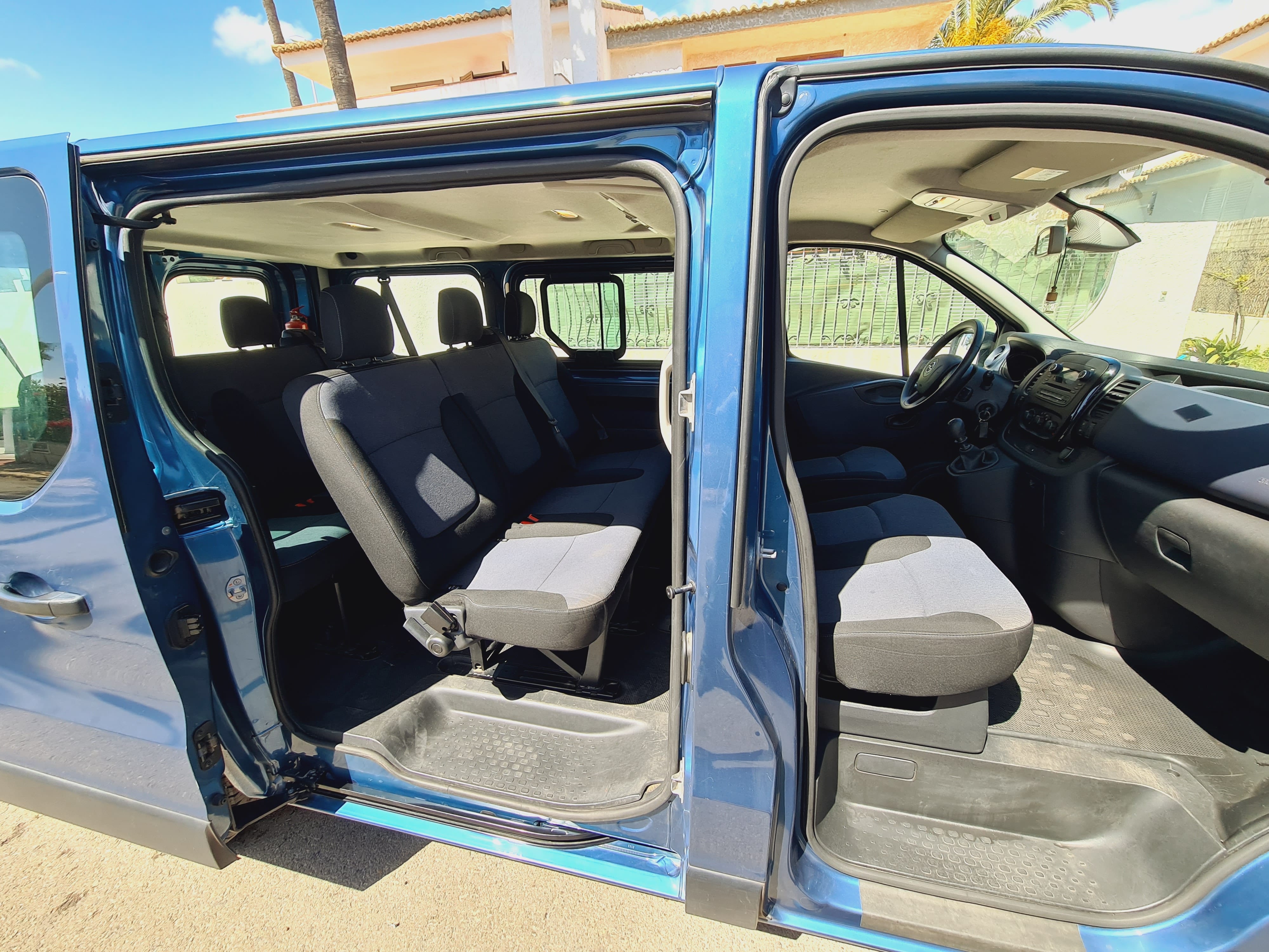 Opel Vivaro Combi Diesel 9 Asientos con Audio Bluetooth