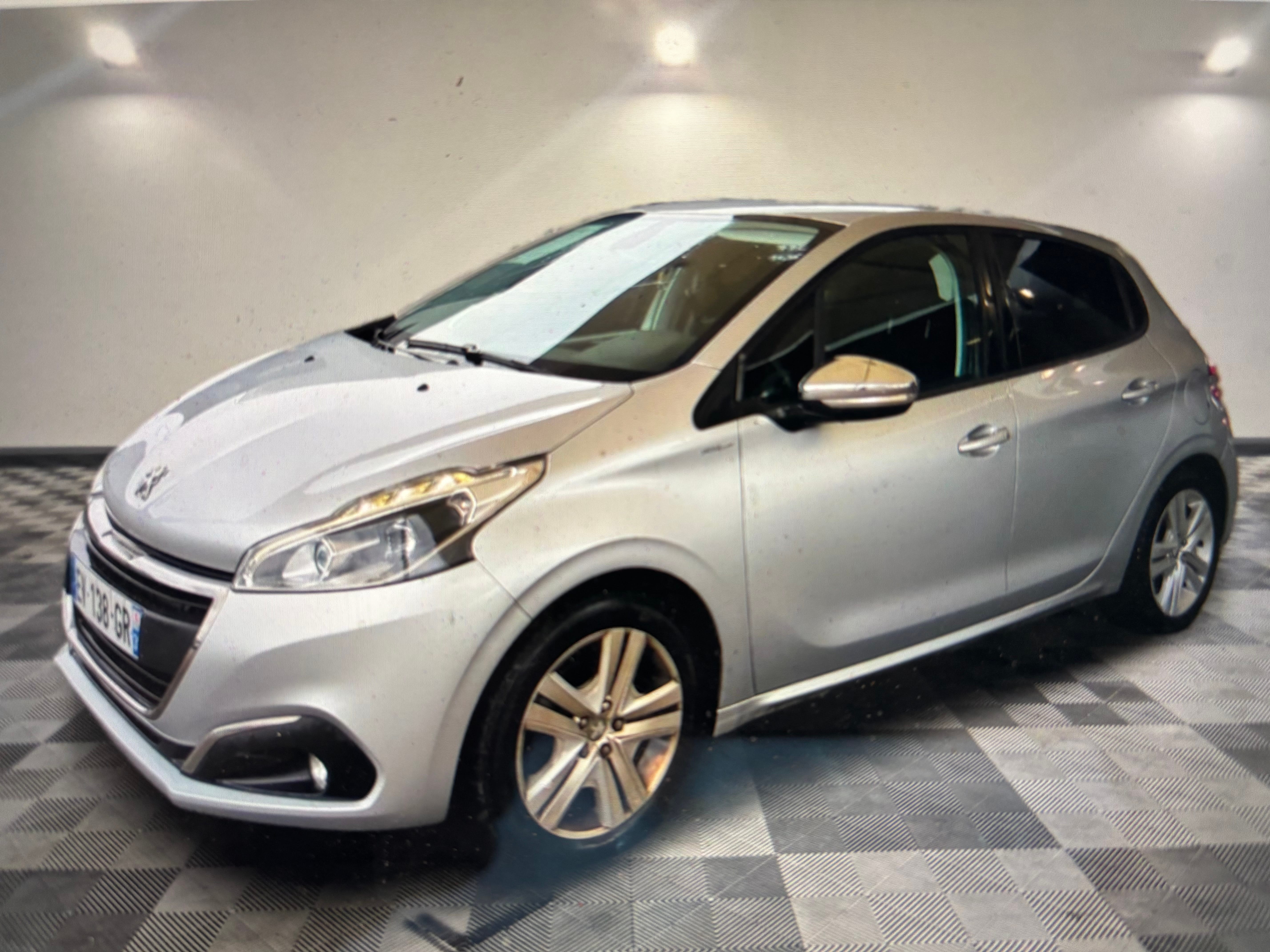 Peugeot 208 1,2 83 cv, 2018, Essence 95