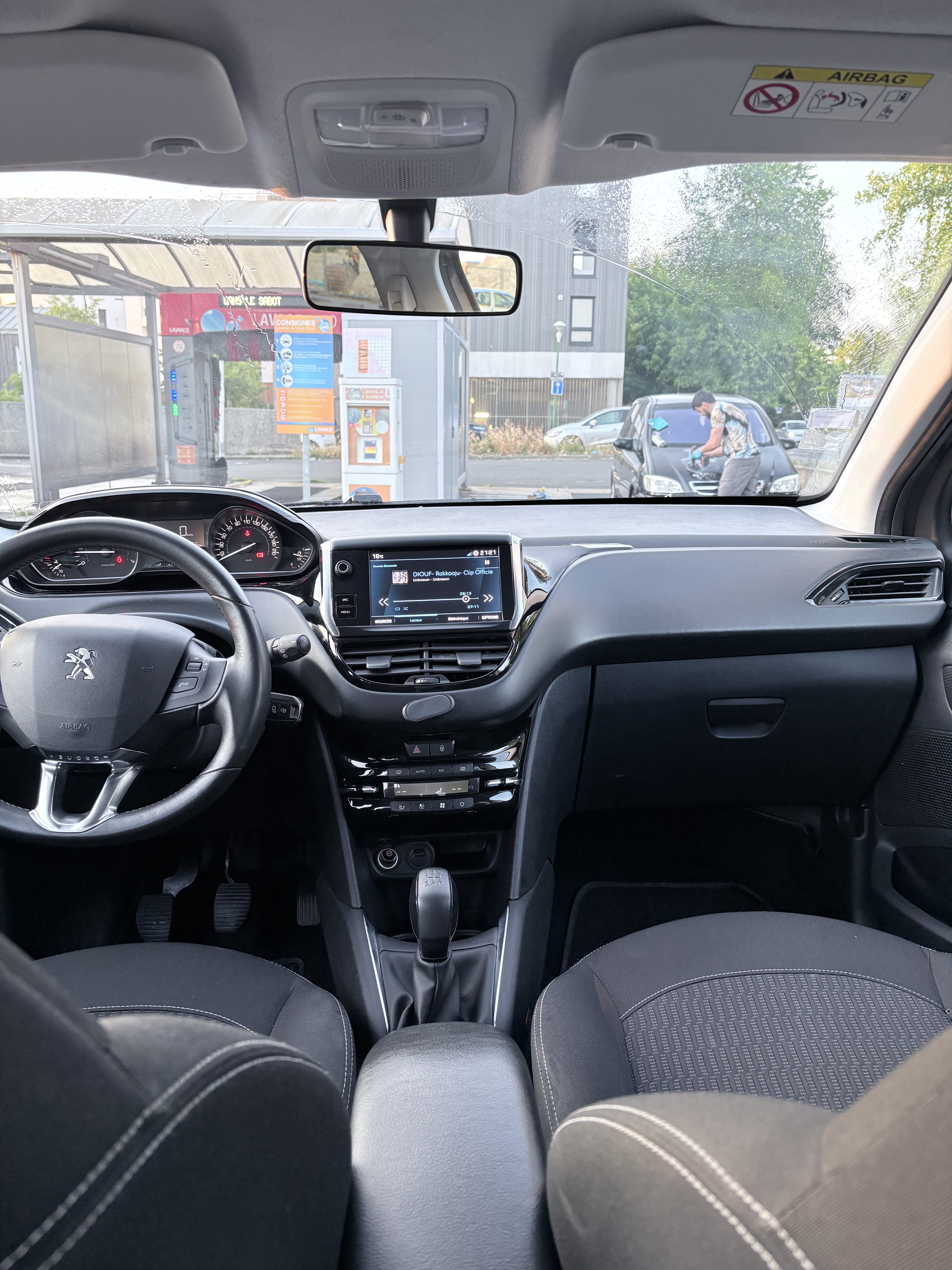 Peugeot 208 avec Régulateur de vitesse