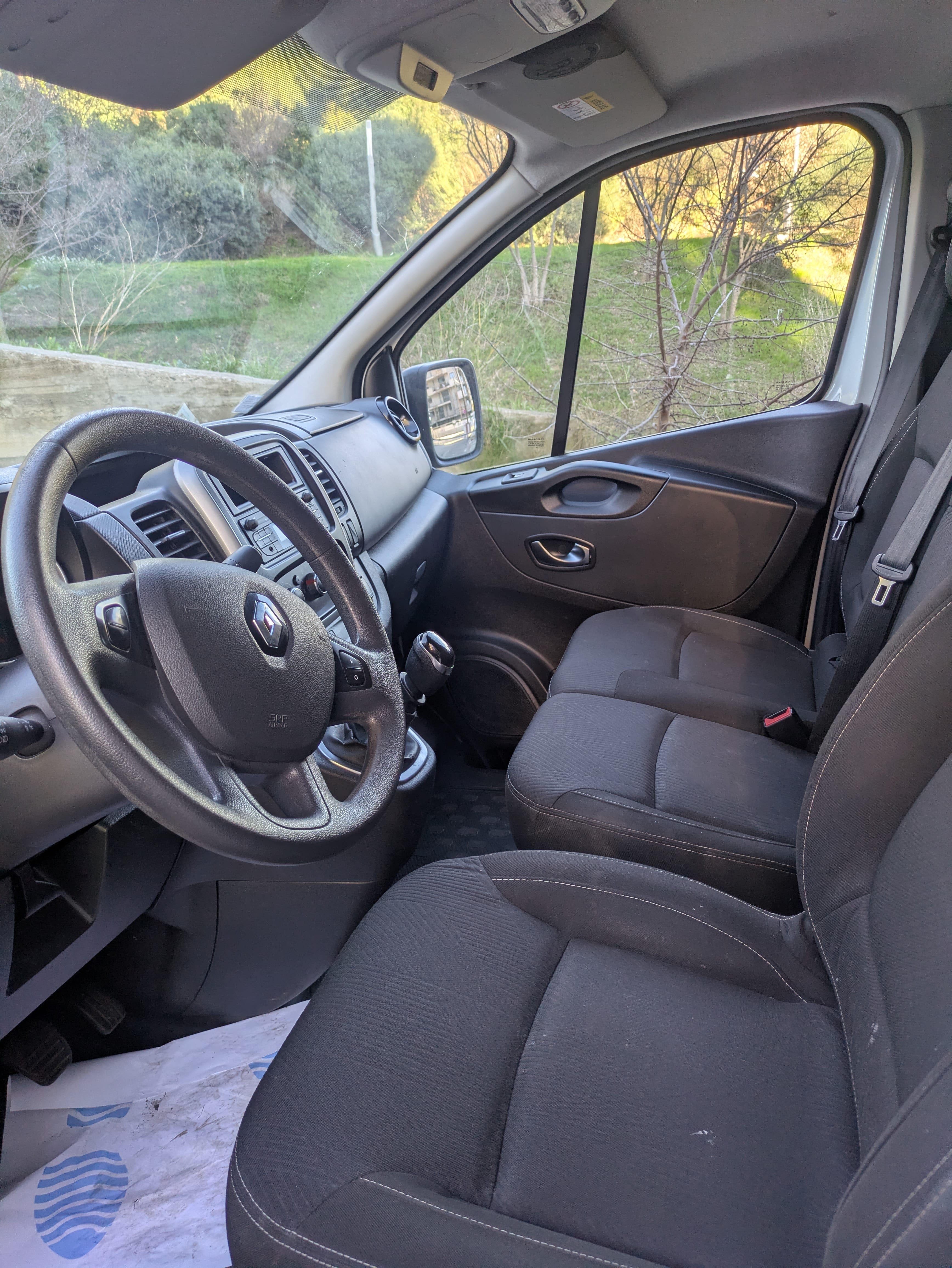 Renault Trafic with Cruise control
