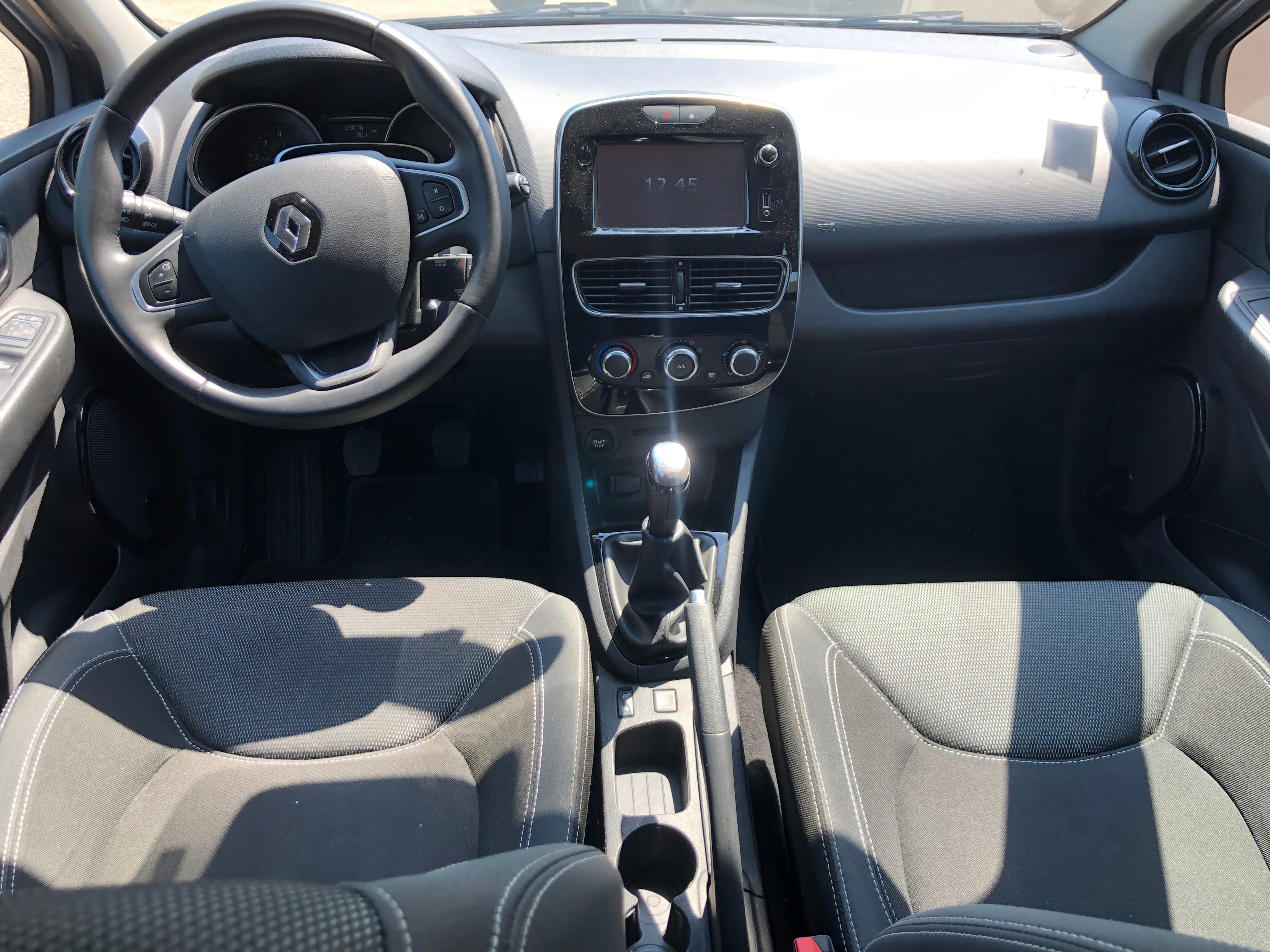 Renault Clio 1.5 DCI with Baby seat