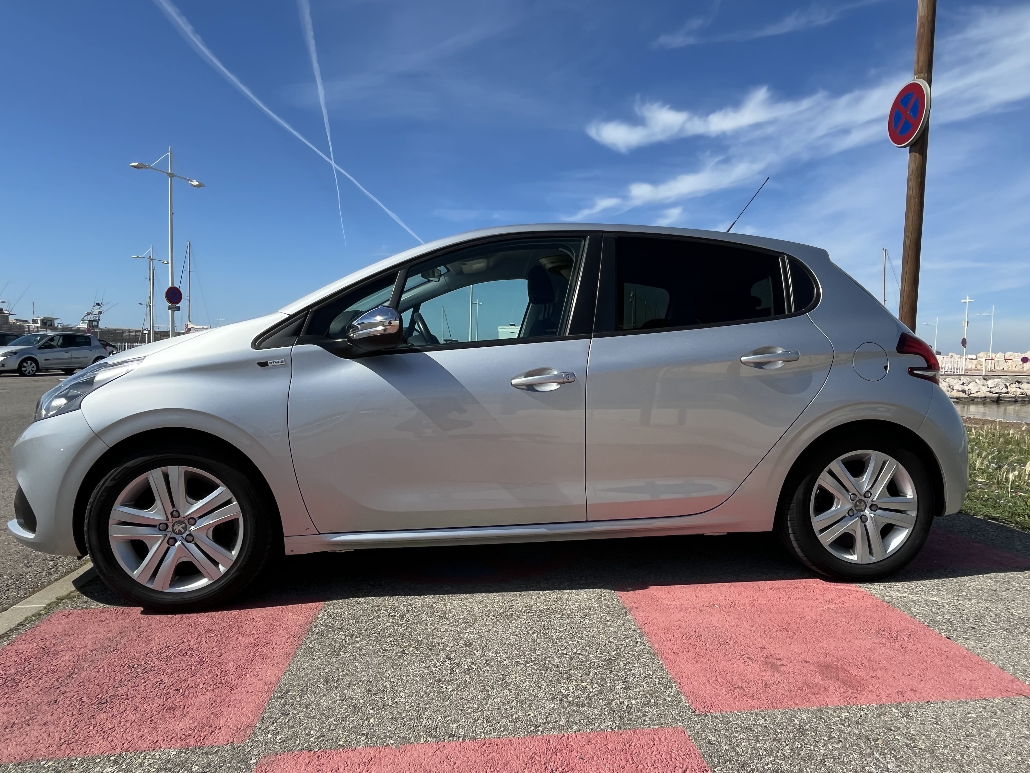 Peugeot 208 with Air conditioning