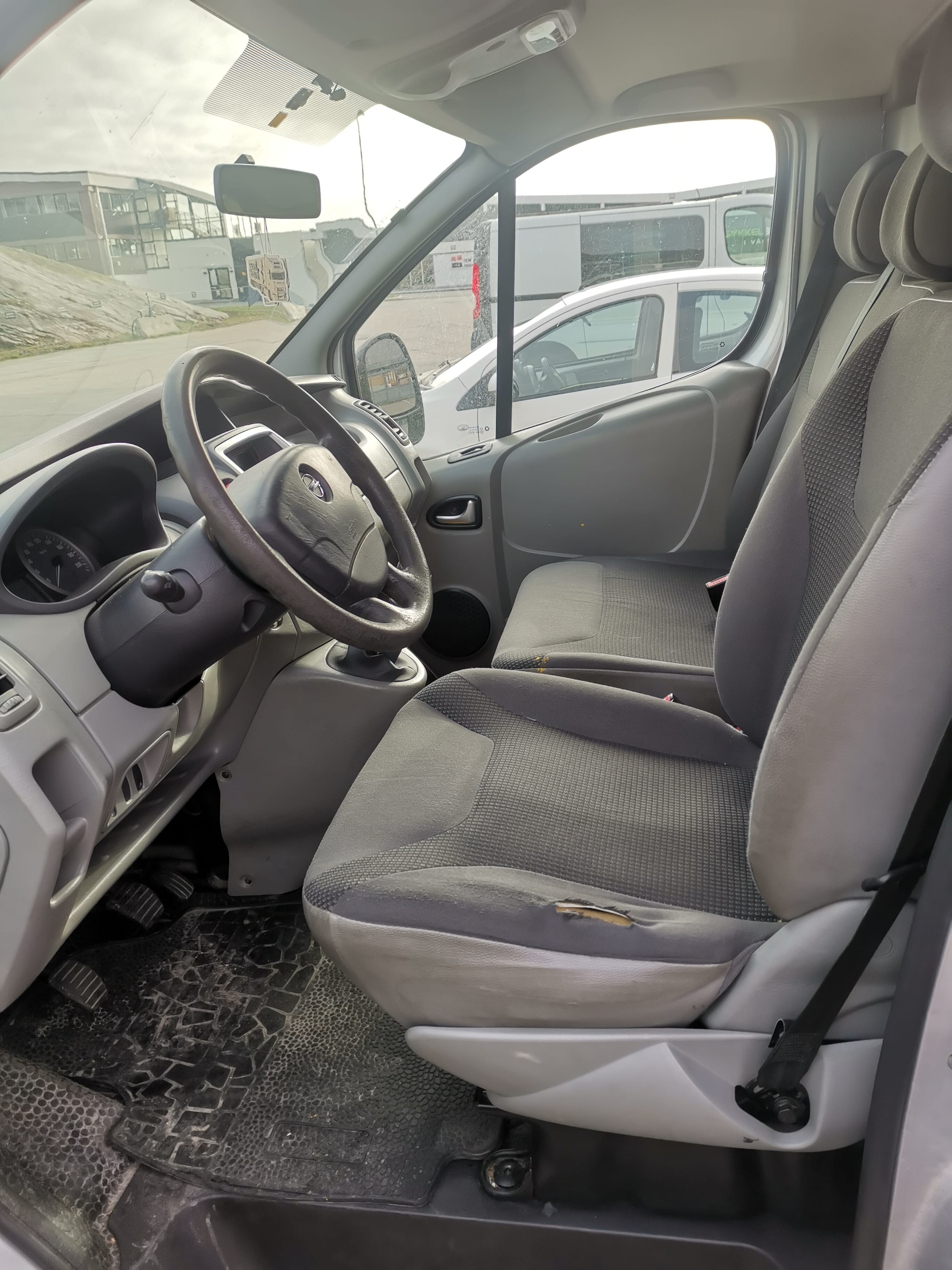 Opel Vivaro med Tilhengerfeste