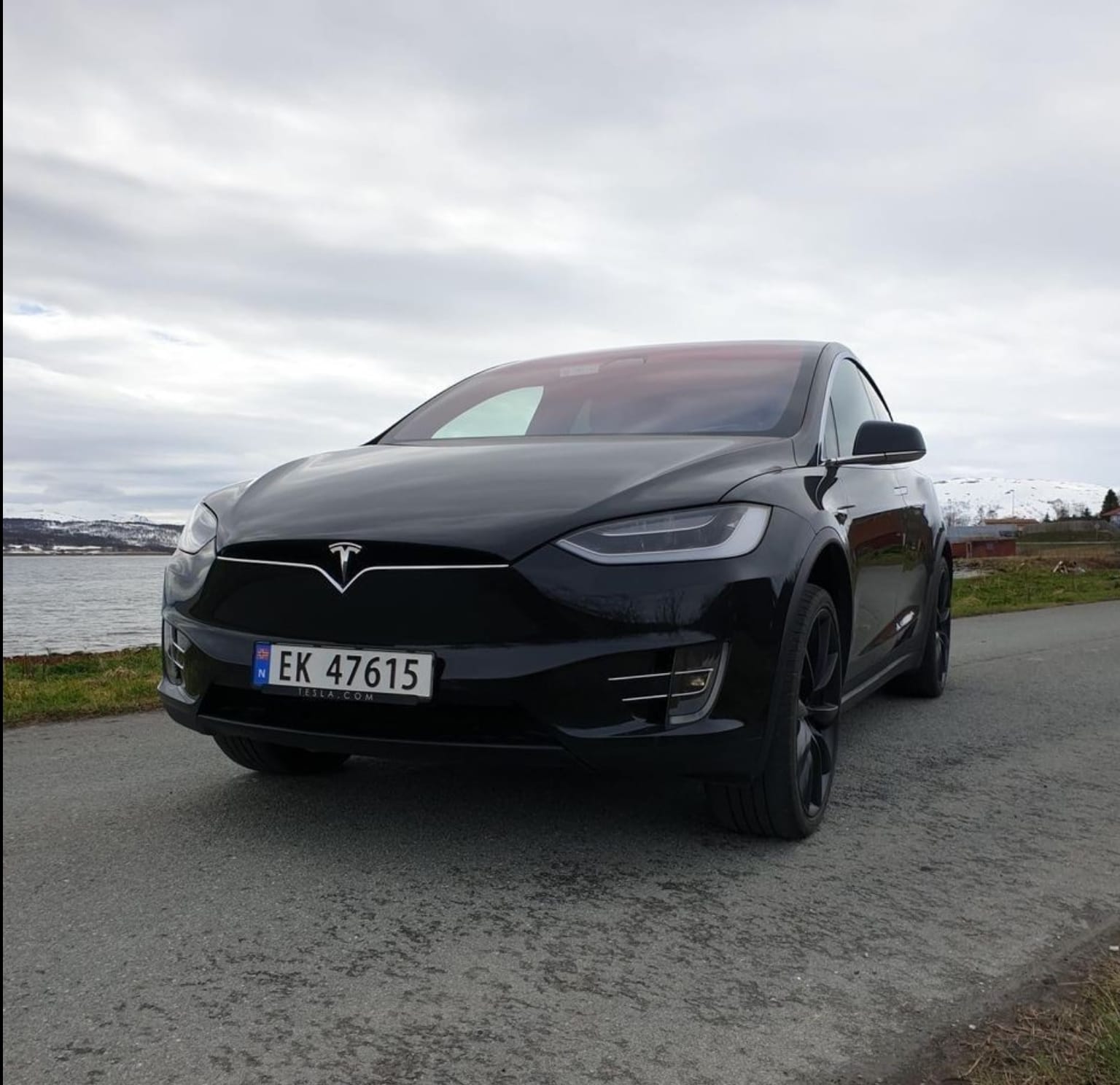 Tesla Model X 90D med Tilhengerfeste
