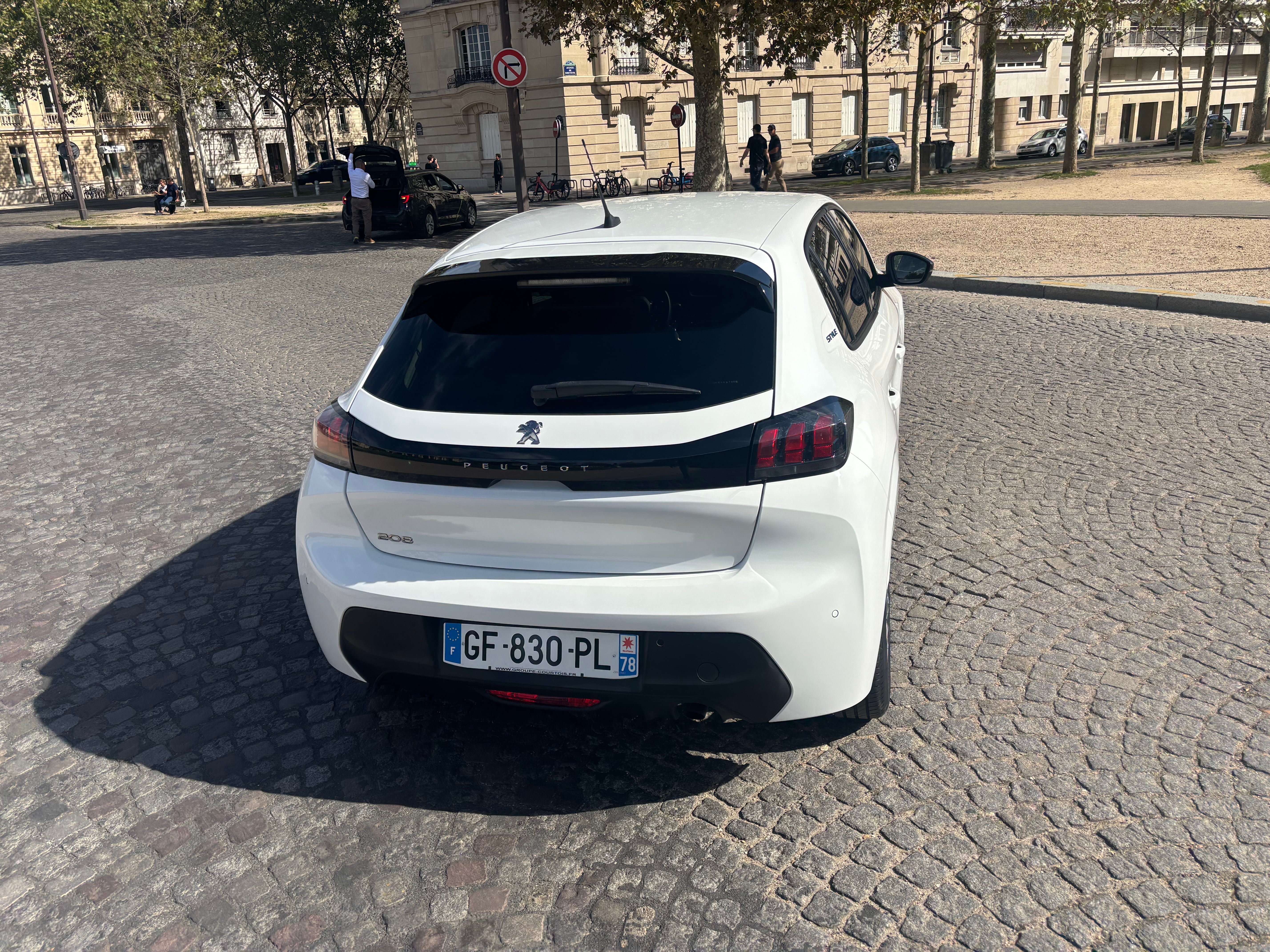 Peugeot 208 avec GPS