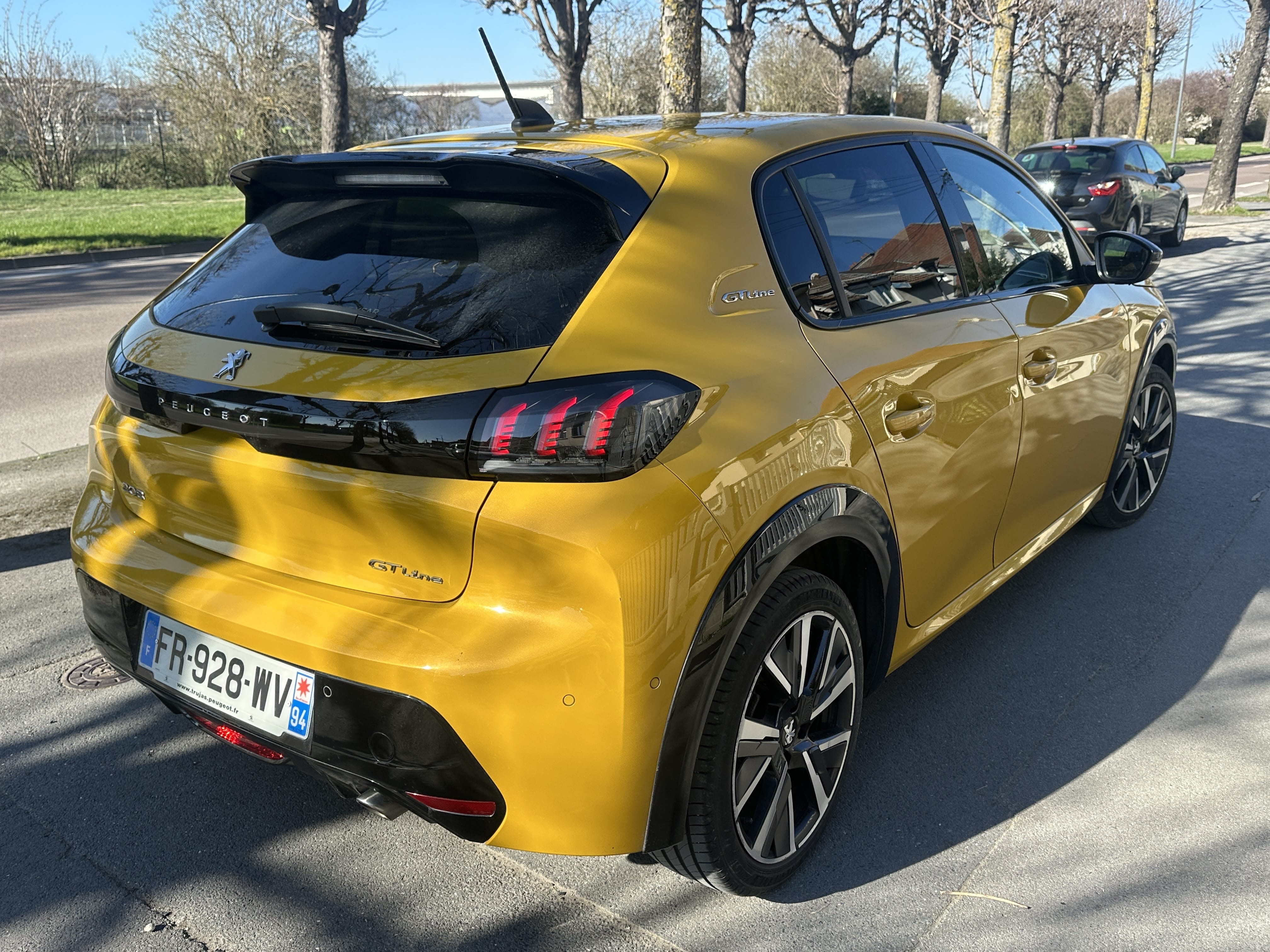 Peugeot 208 avec GPS