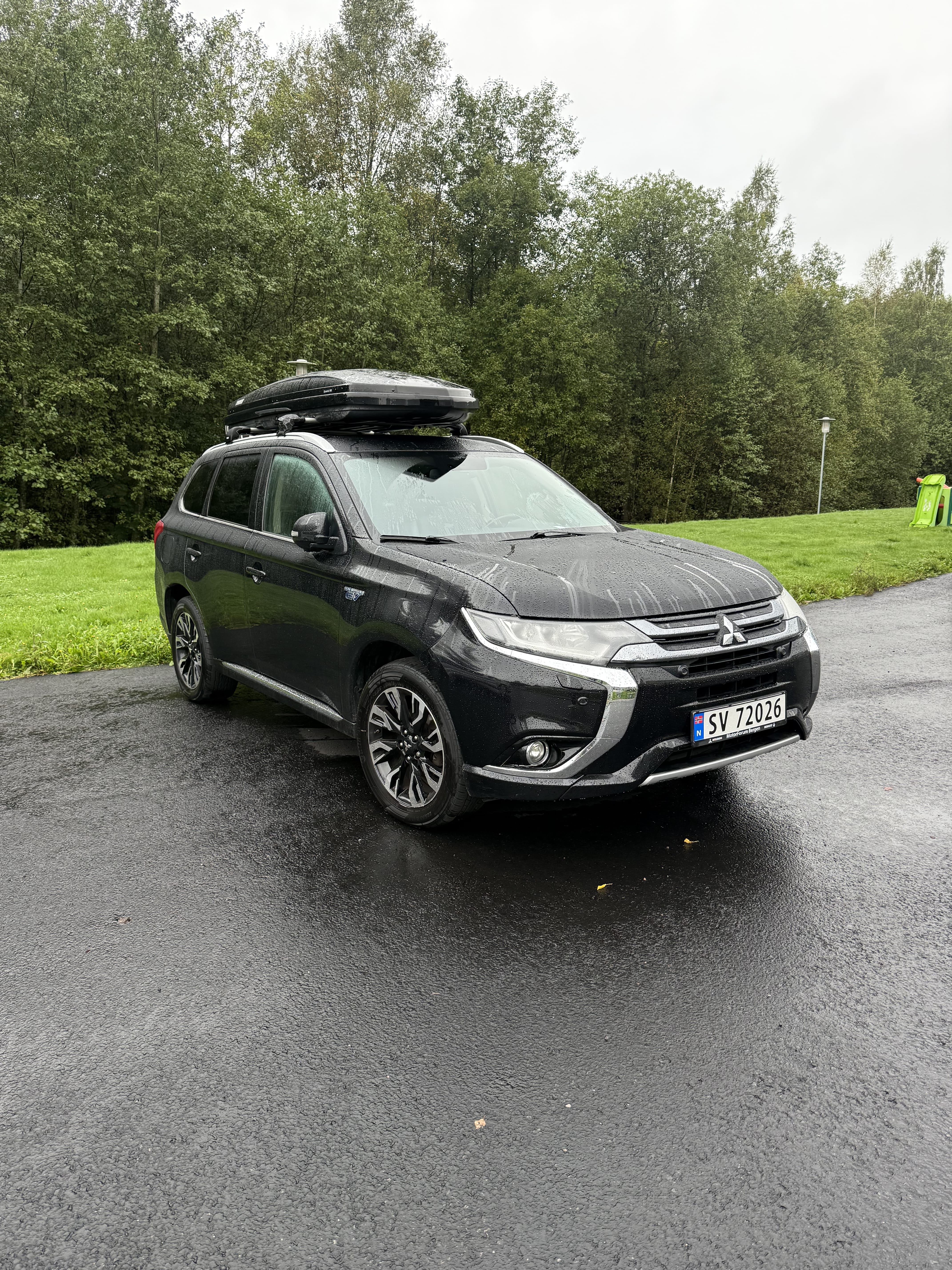 Mitsubishi Outlander Hybrid 2.0 CDI, 2016, Blyfri 95 / Electric (hybrid), automatic