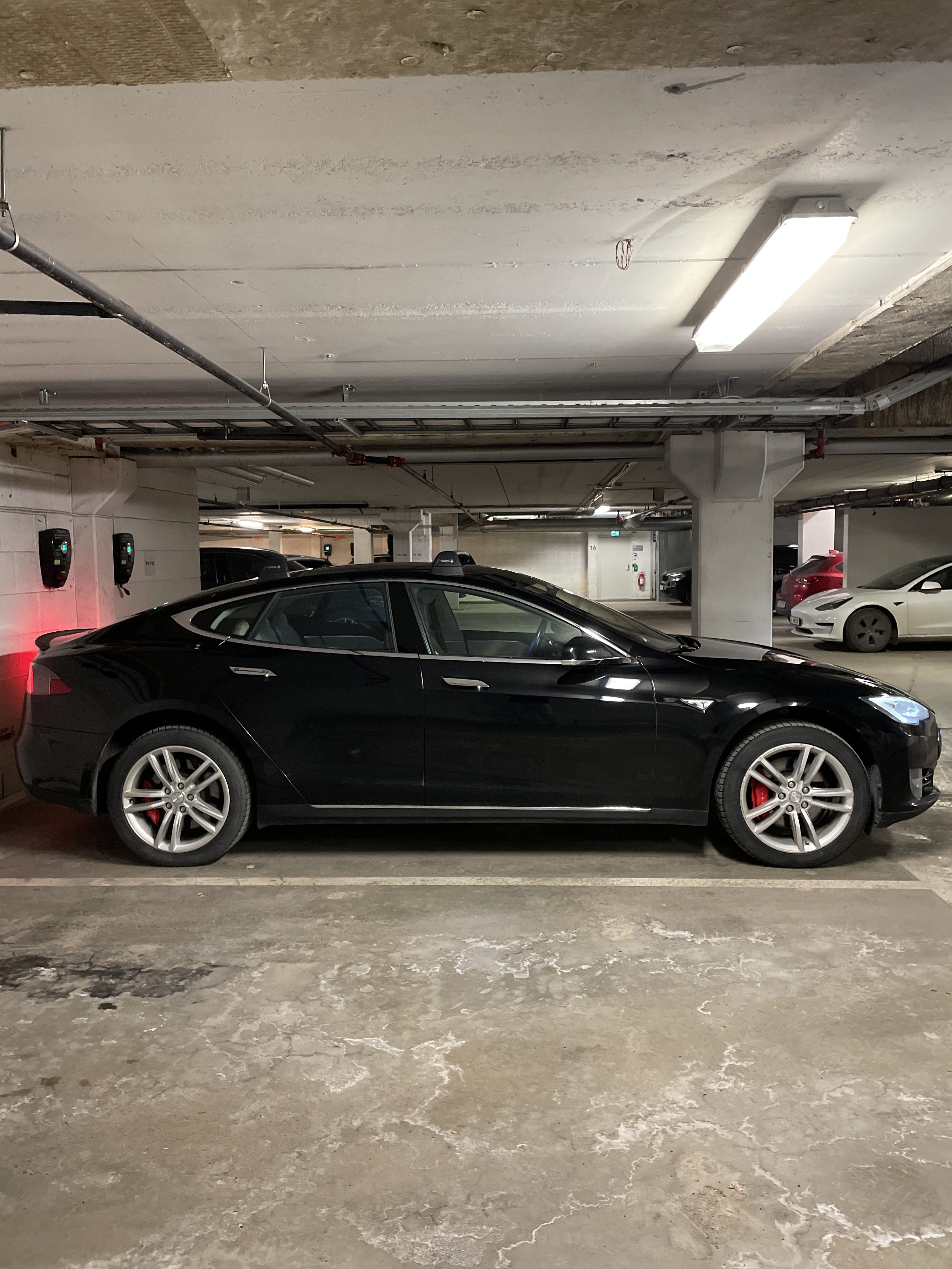 Tesla Model S P85 with Air conditioning