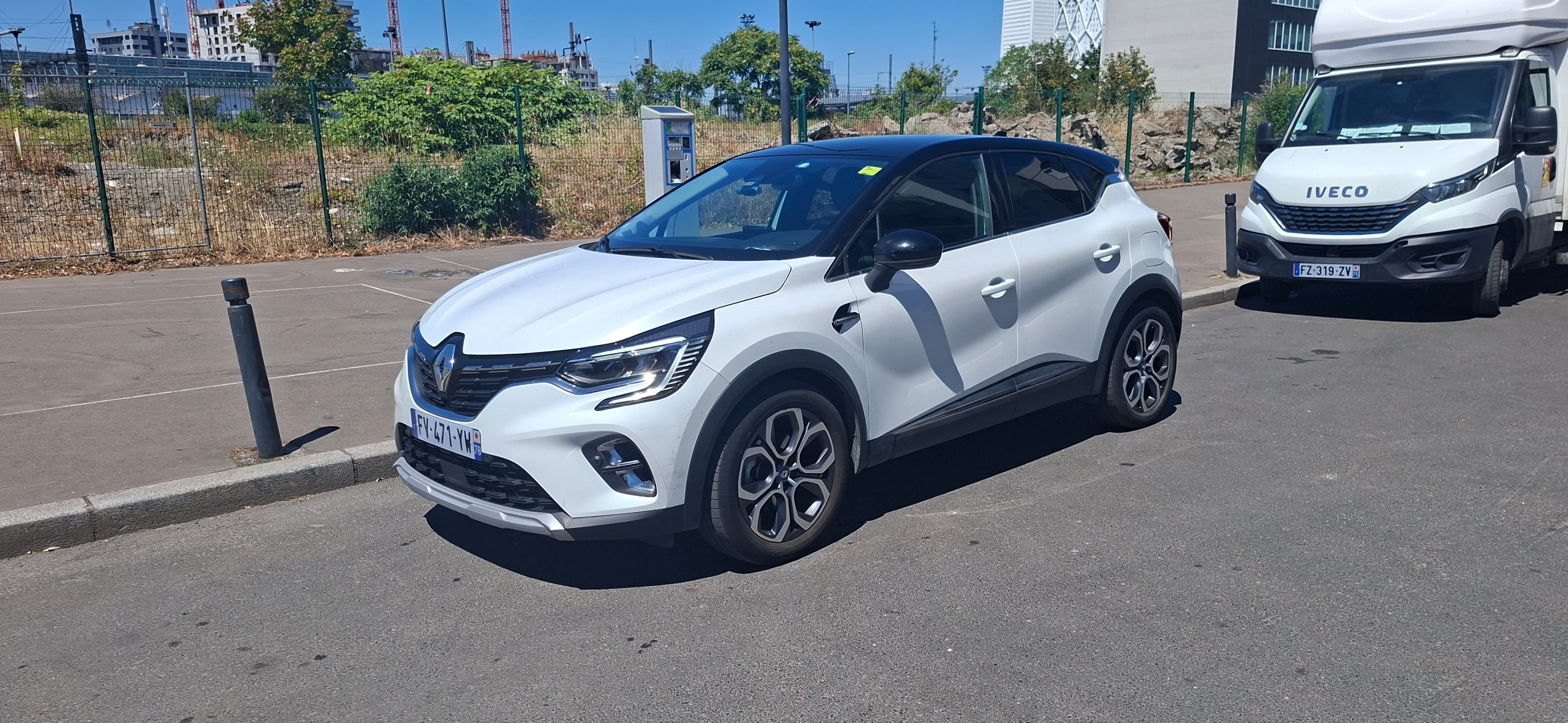 Renault Captur, 2020, Essence 95 / Électrique (hybride), automatique