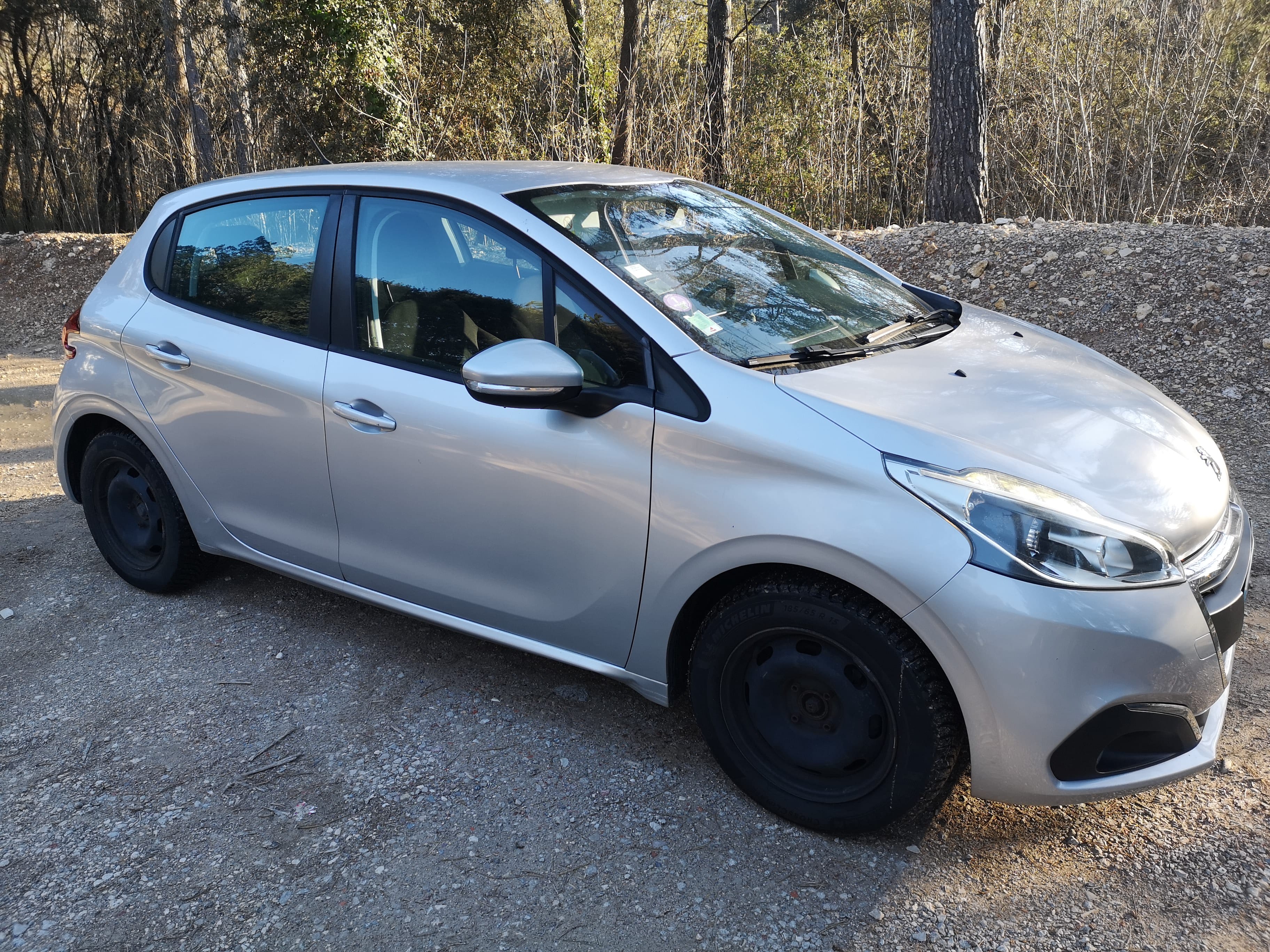 Peugeot 208, 2015, Essence 95