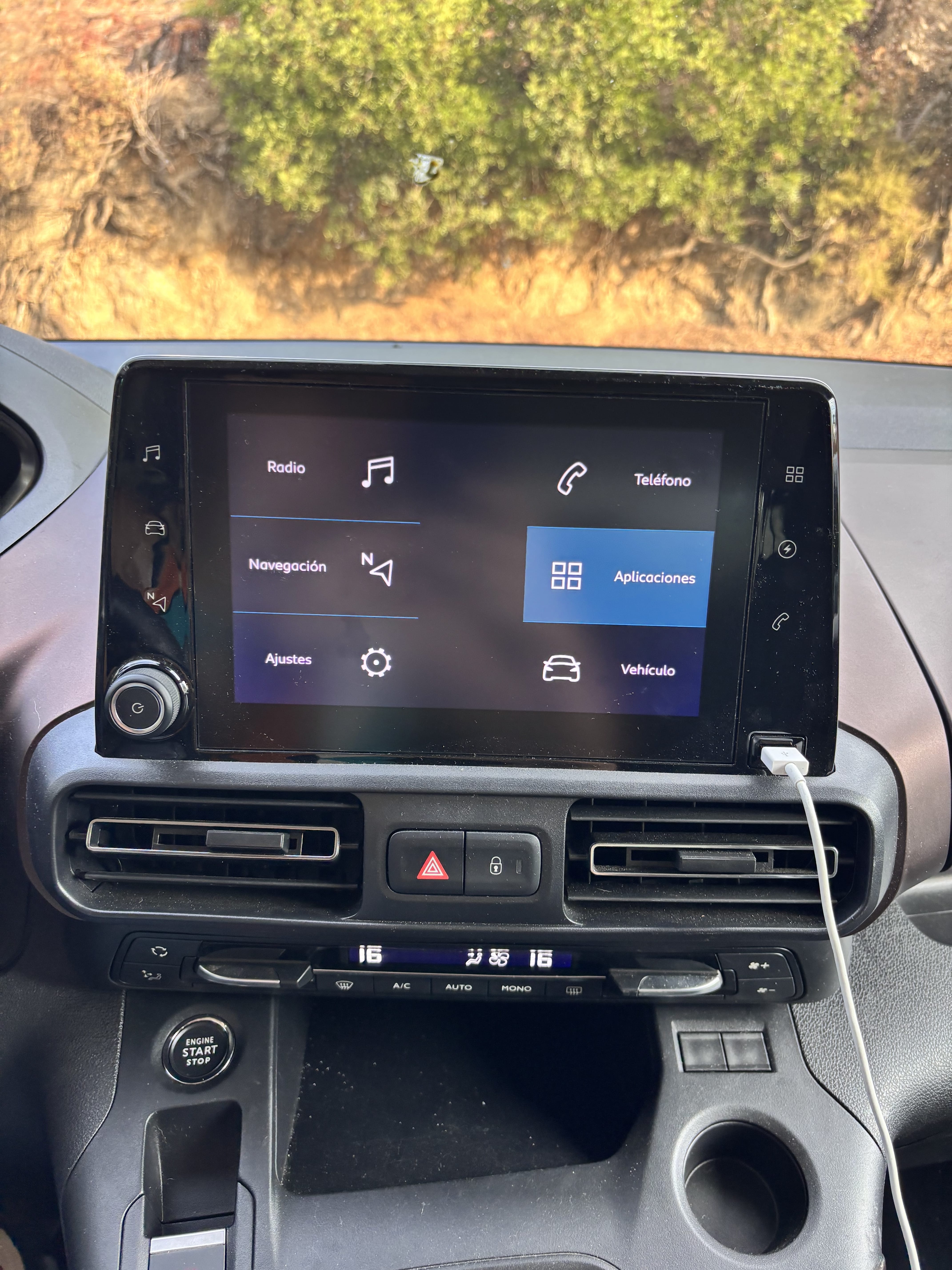 Peugeot e-Rifter Minivan con Control de velocidad