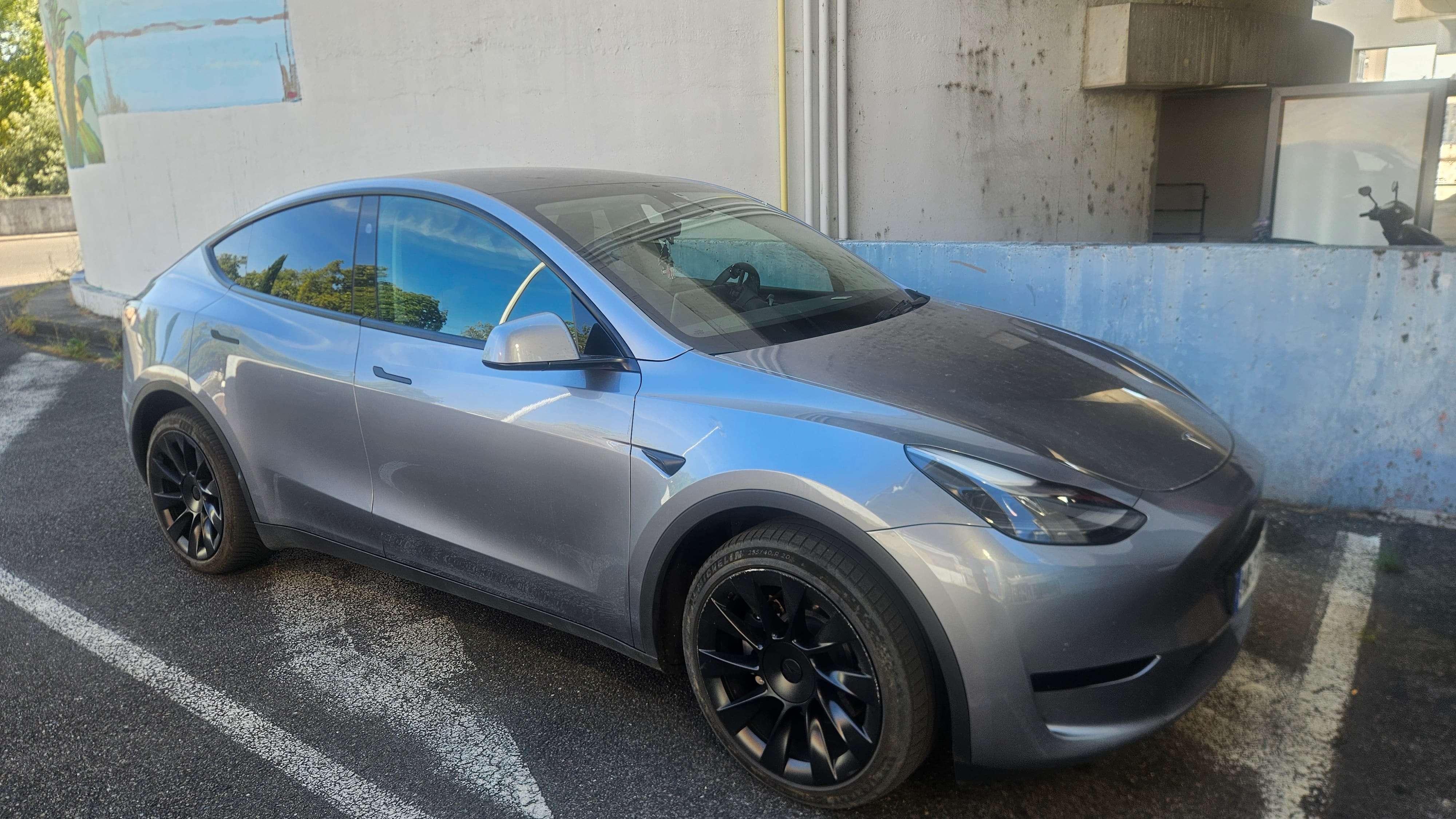 Tesla Model Y, 2024, Électrique, automatique