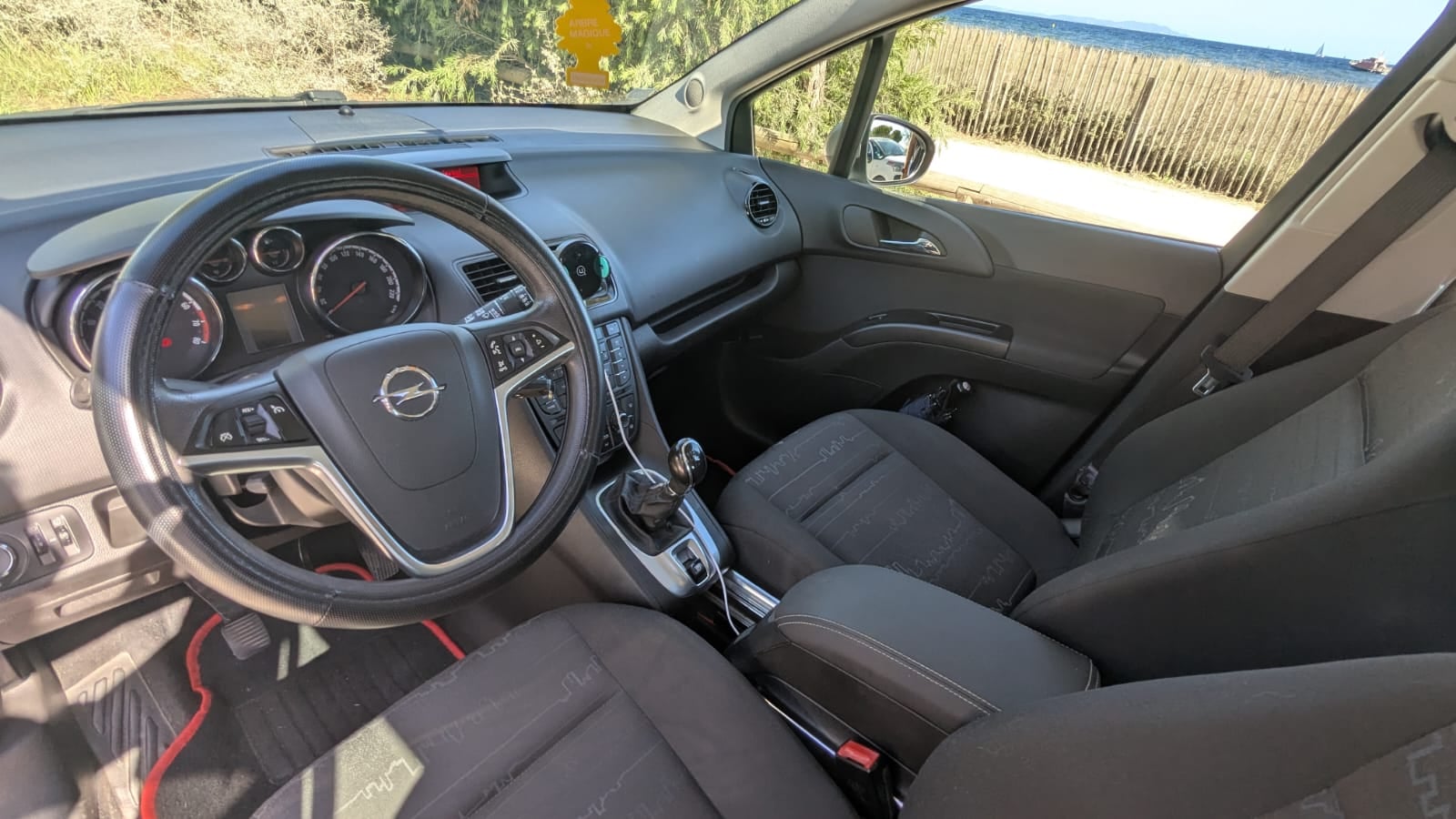 Opel Meriva 1.4 turbo 120 ch essence. avec Audio Bluetooth