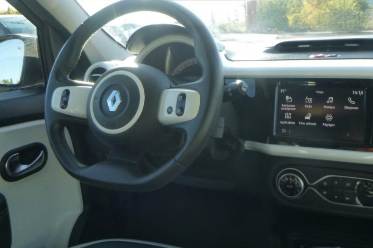Renault Twingo III  5 chevaux fiscaux Bioéthanol BOITE AUTOMATIQUE avec Régulateur de vitesse