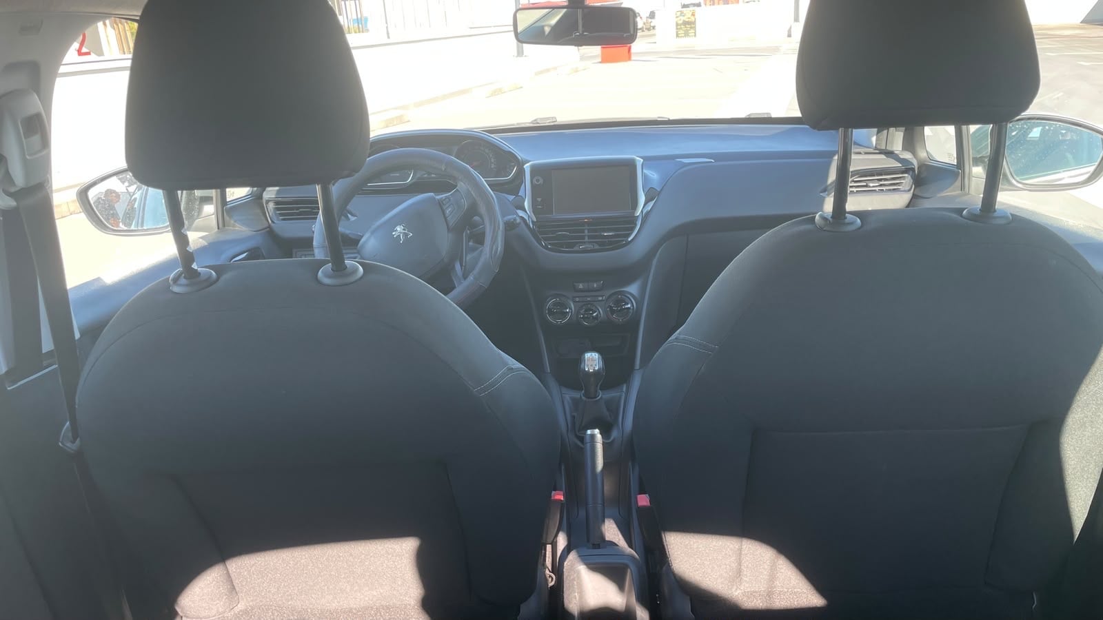 Peugeot 208 avec Entrée audio / iPod