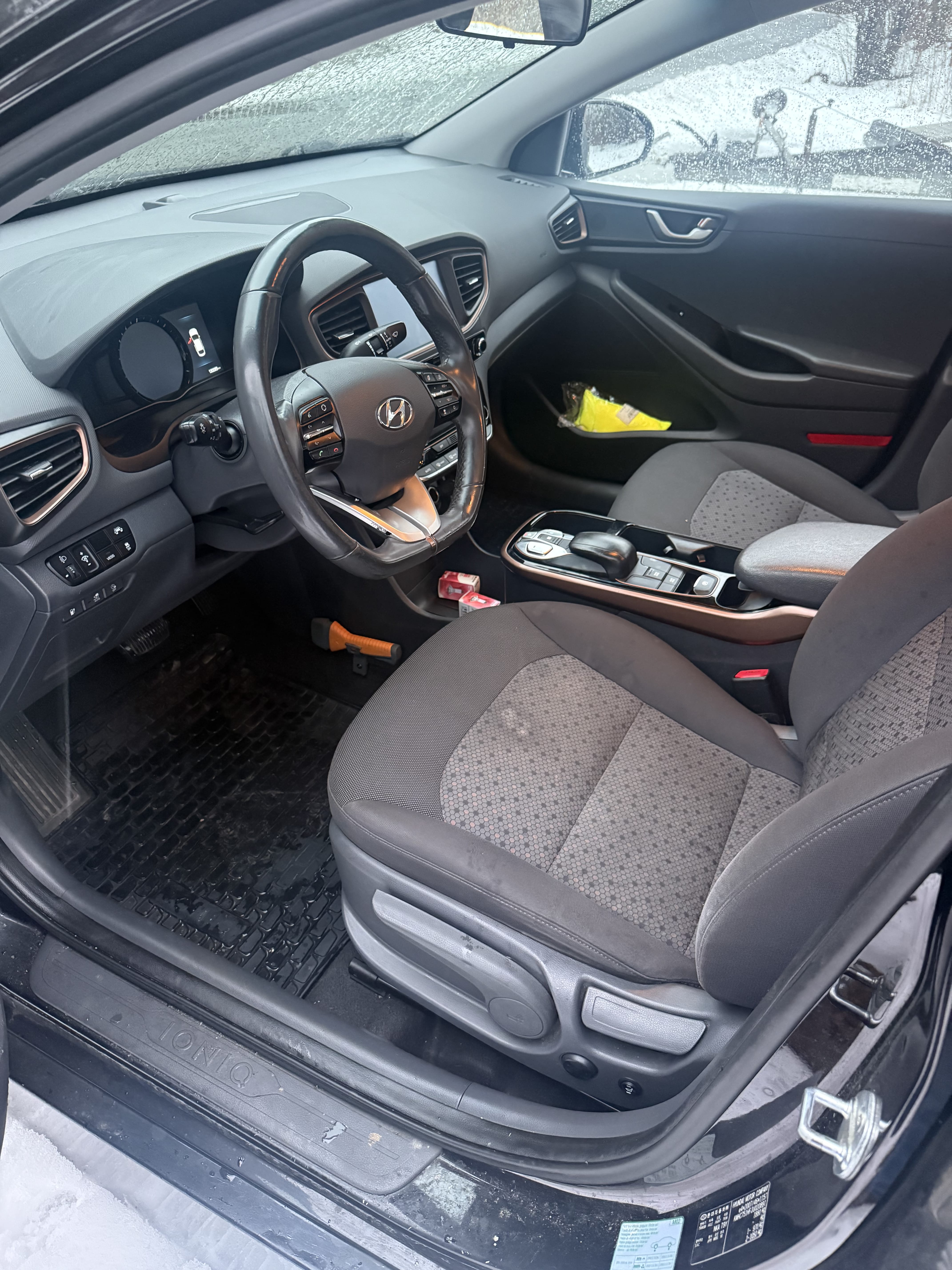 Hyundai Ioniq avec Autoradio
