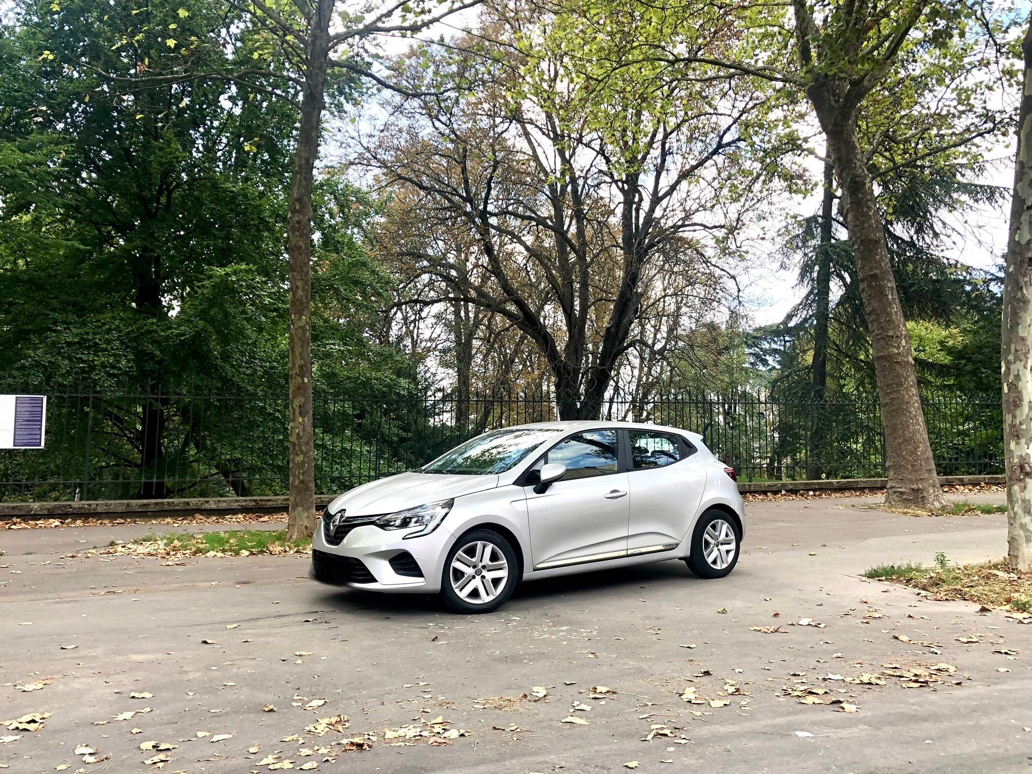 Renault Clio FL657 avec GPS