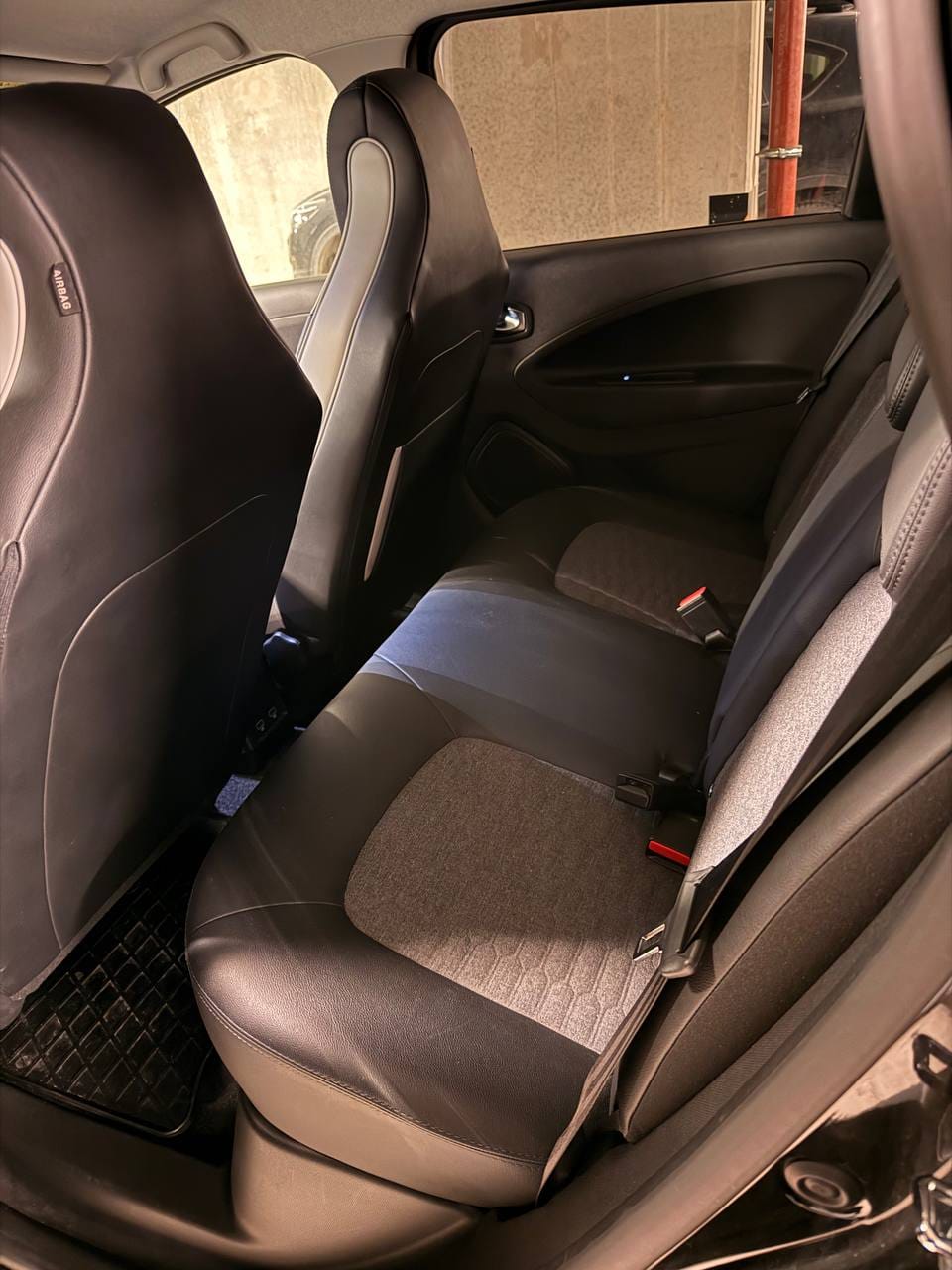 Renault ZOE met Autostoel baby