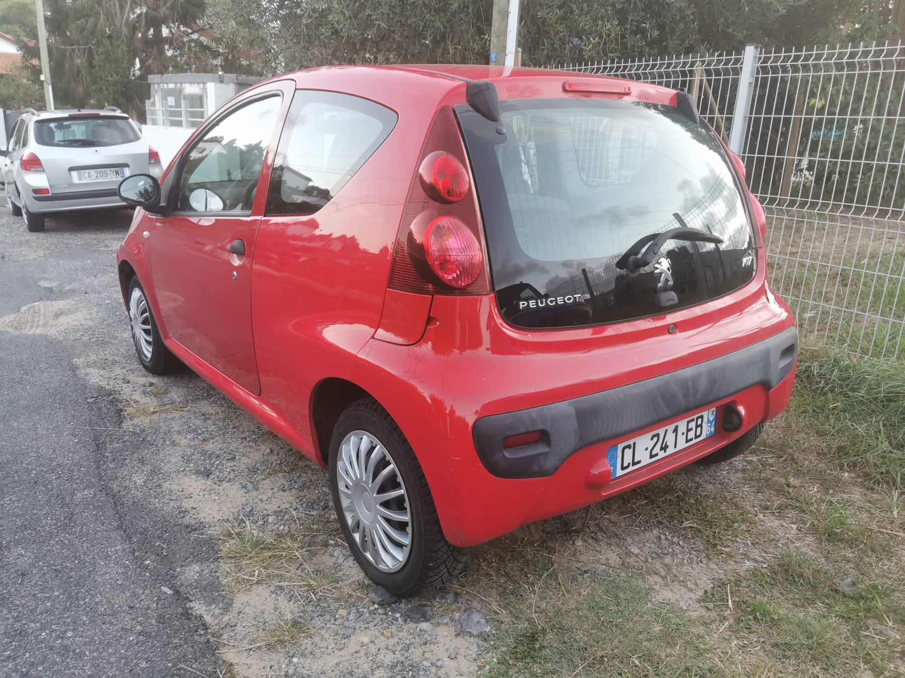 Peugeot 107 1.0 essence 70 cv FIABLE avec Port USB