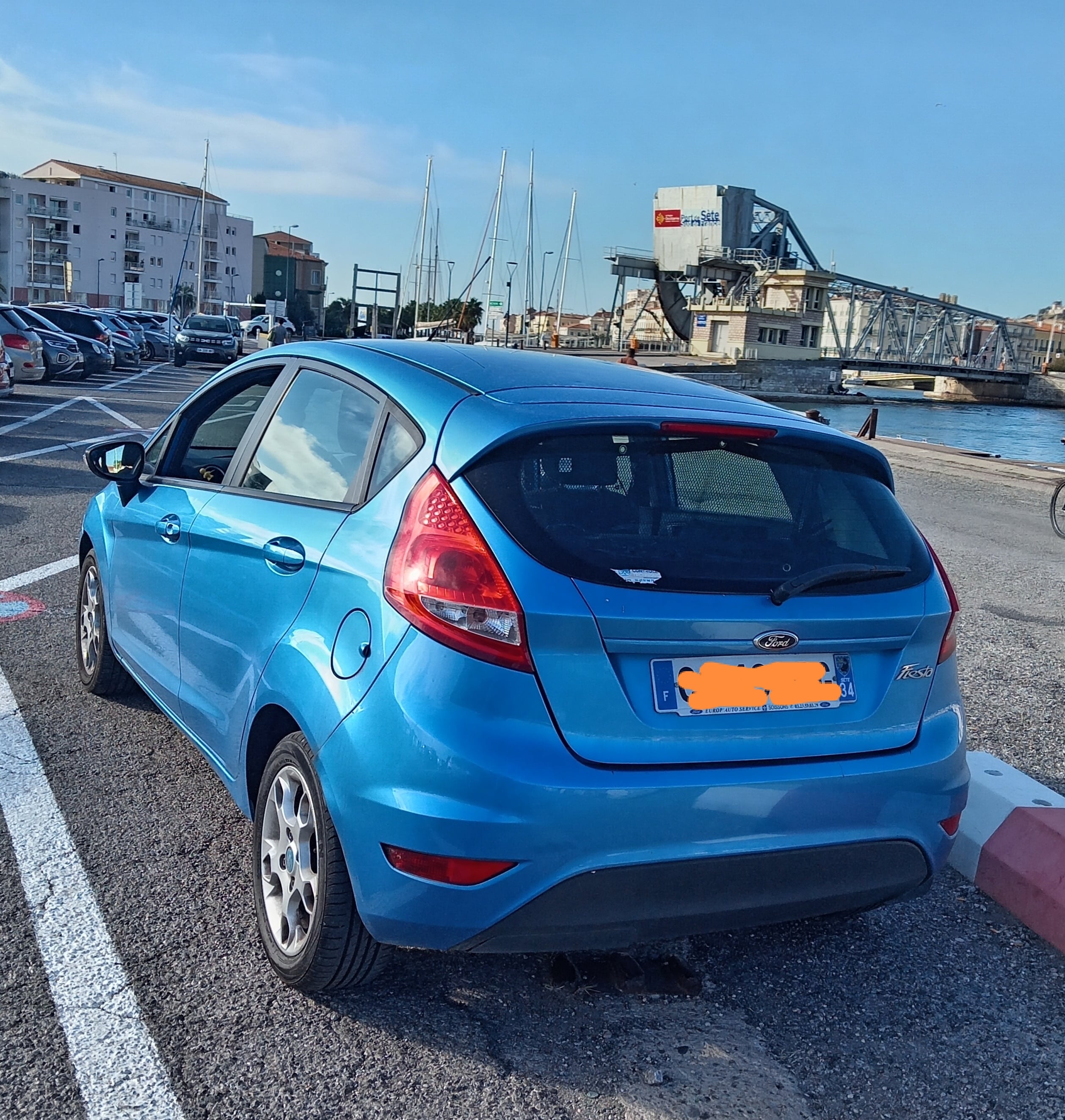 Ford Fiesta avec Climatisation