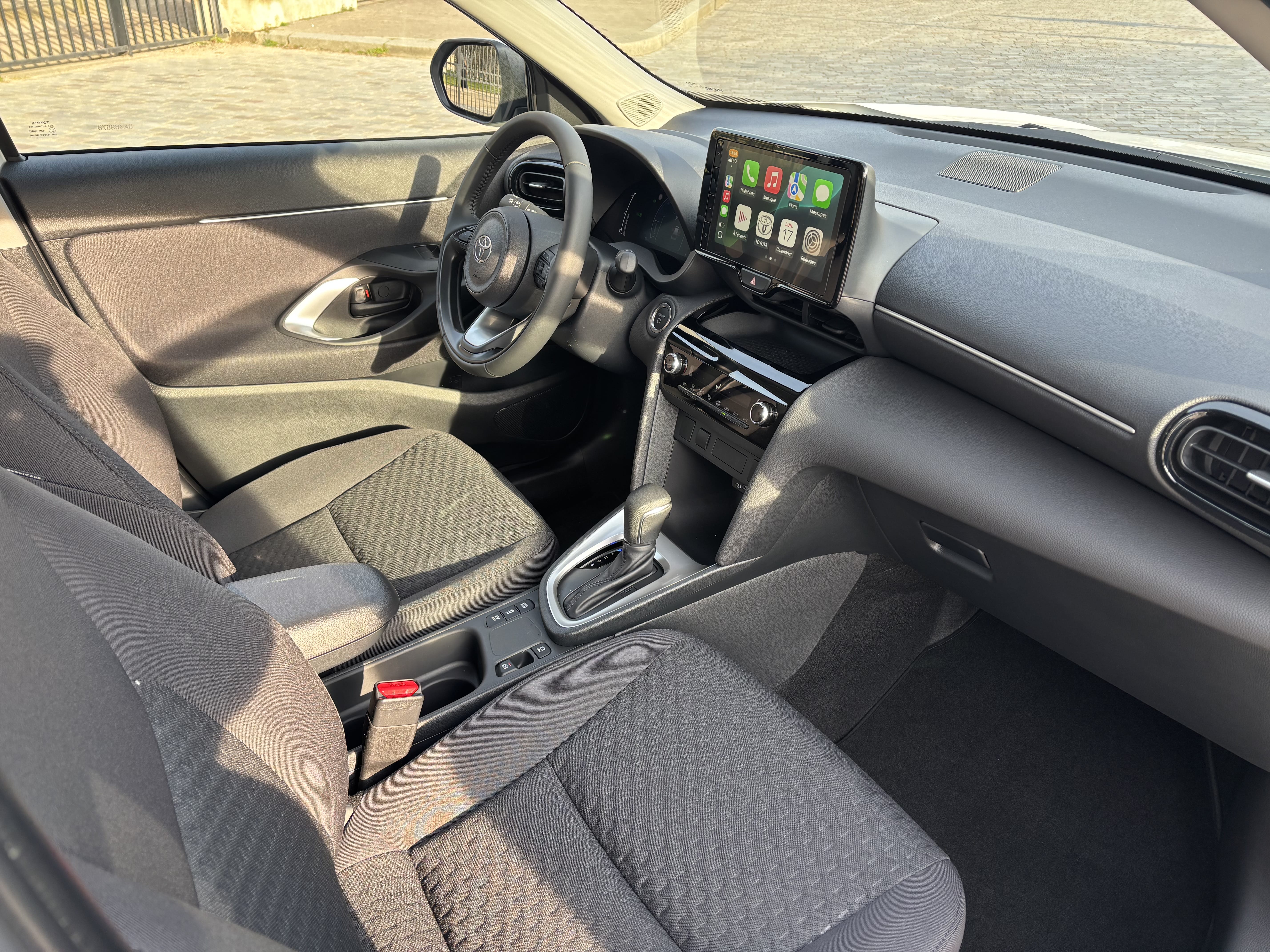 Toyota Yaris Cross Hybrid métro ligne 2 / Bluetooth / place réserve / véhicule neuf avec Régulateur de vitesse