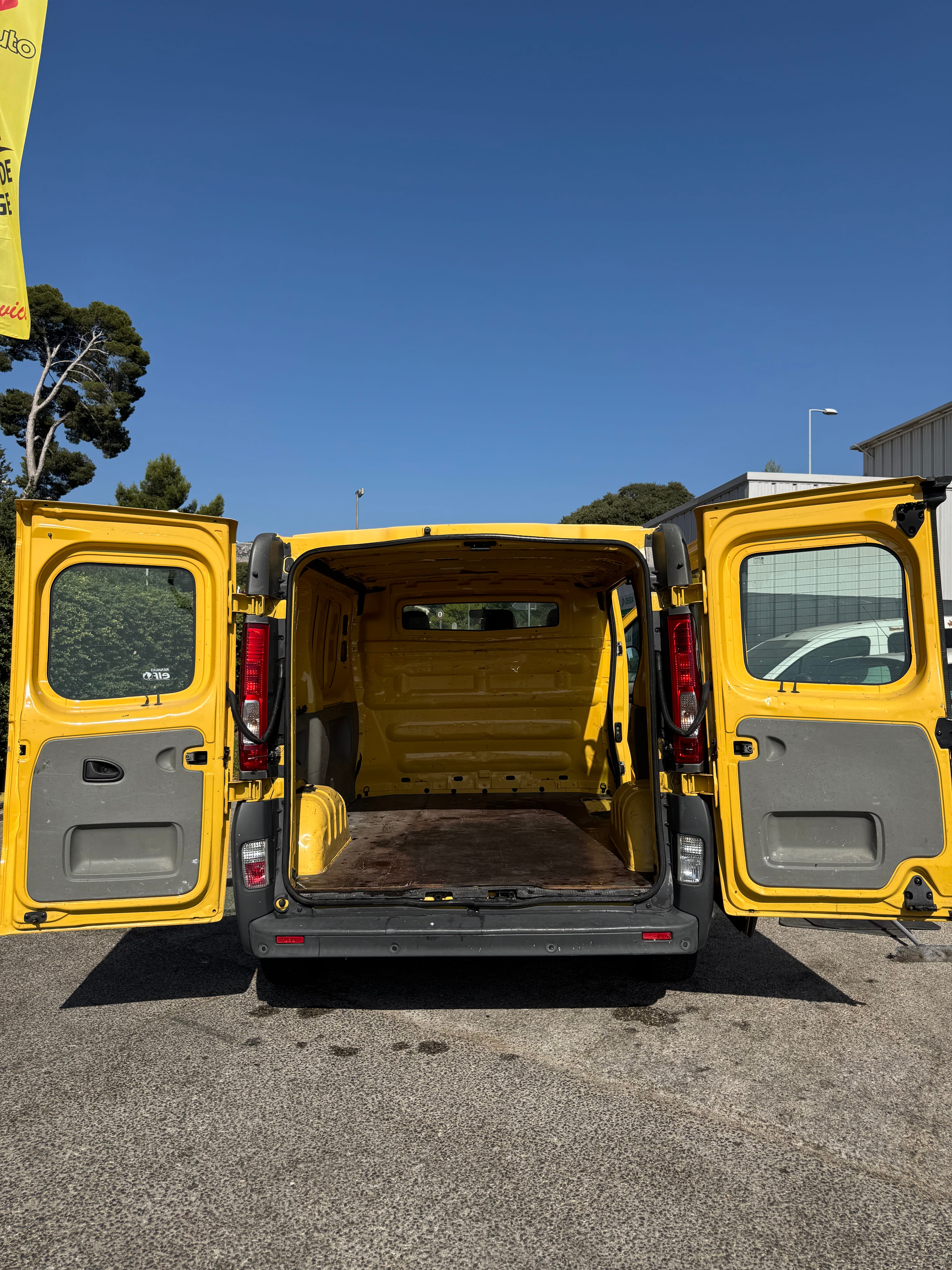 Renault Trafic with Car radio
