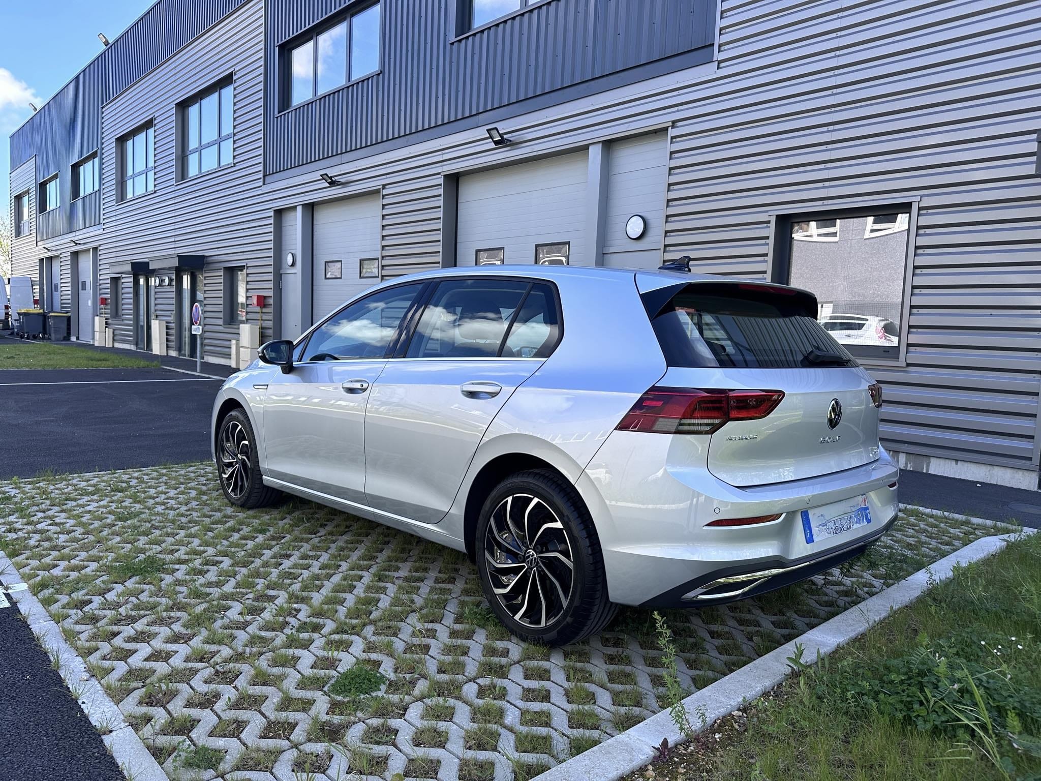 Volkswagen Golf A8 1.5 ETSI MILD HYBRID 130 CH DSG7 STYLE avec Entrée audio / iPod