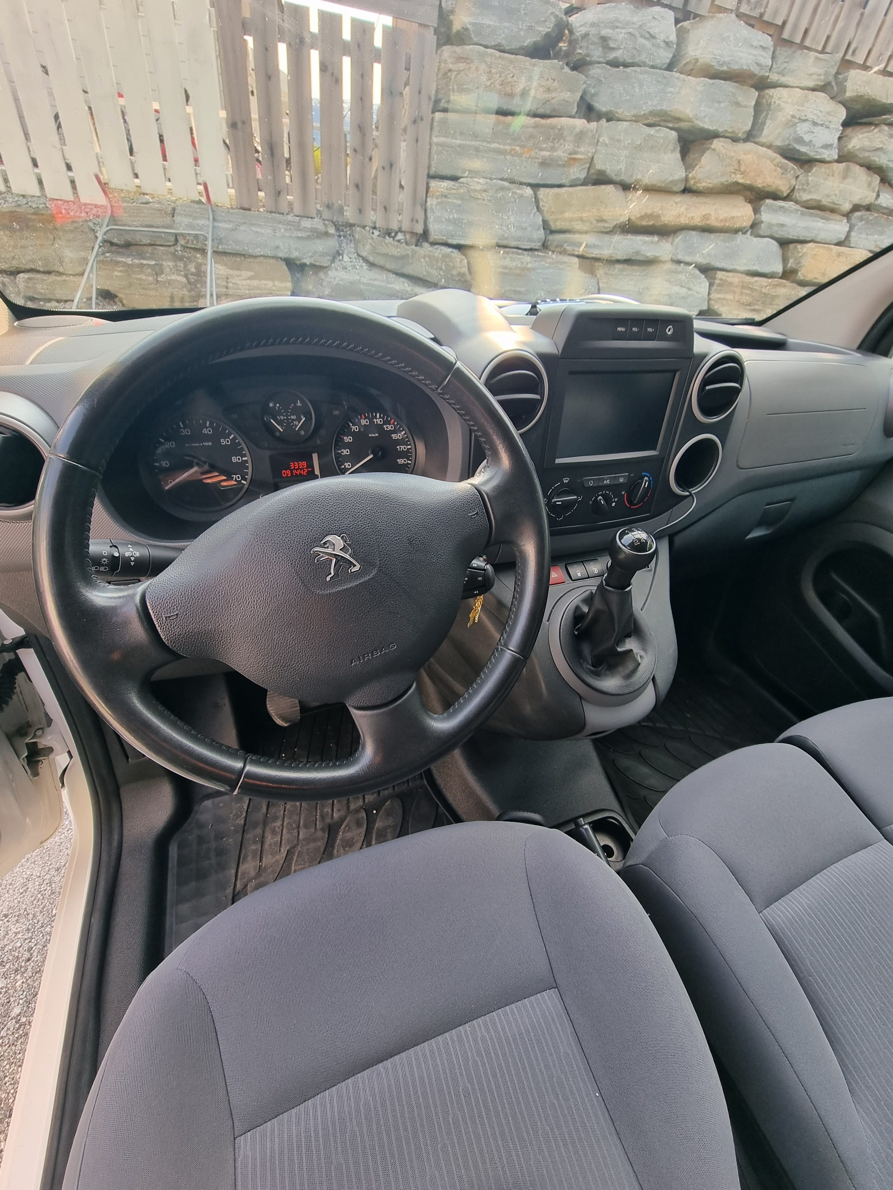 Peugeot Partner med Bluetooth audio