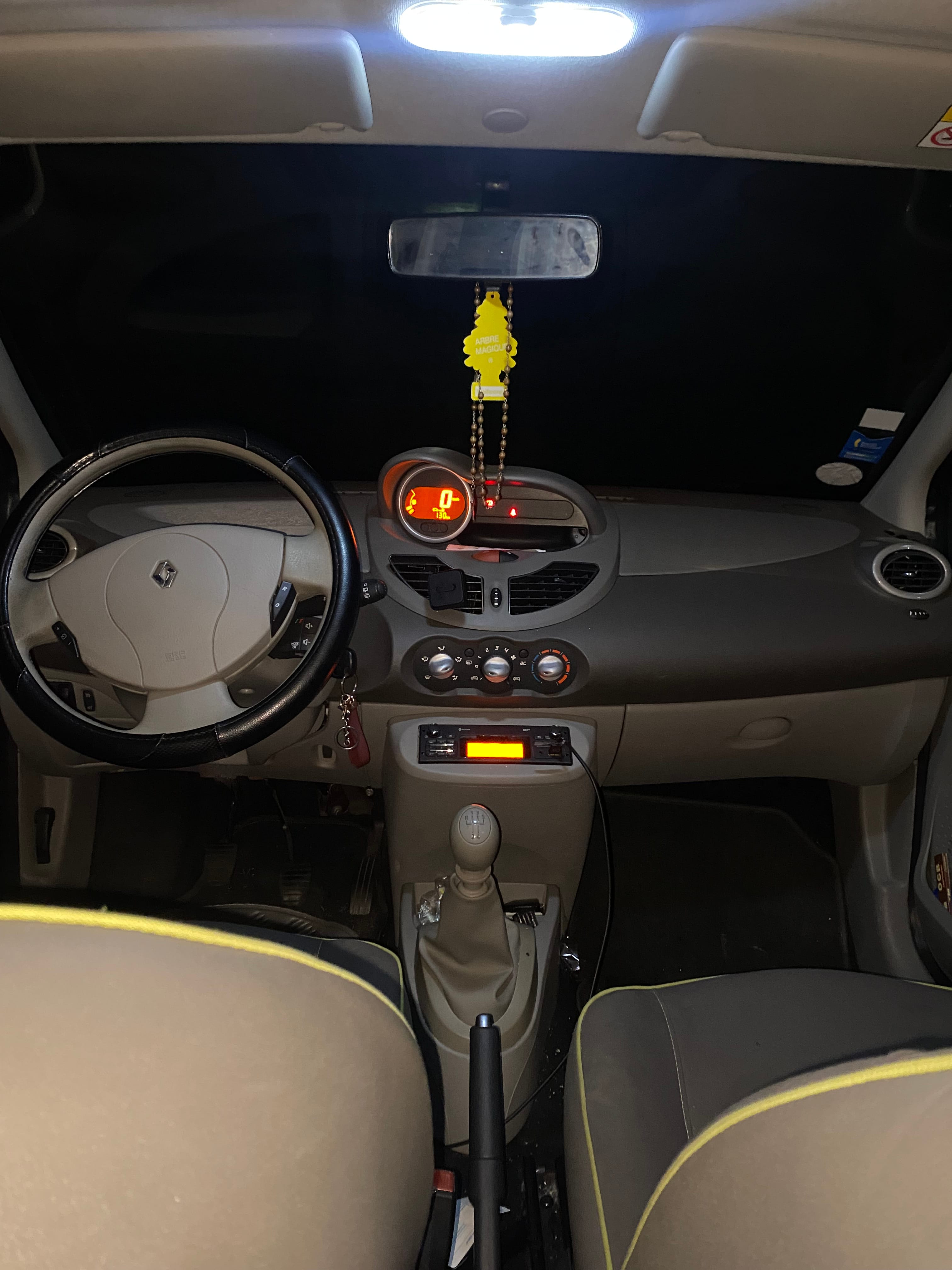 Renault Twingo II avec Siège bébé