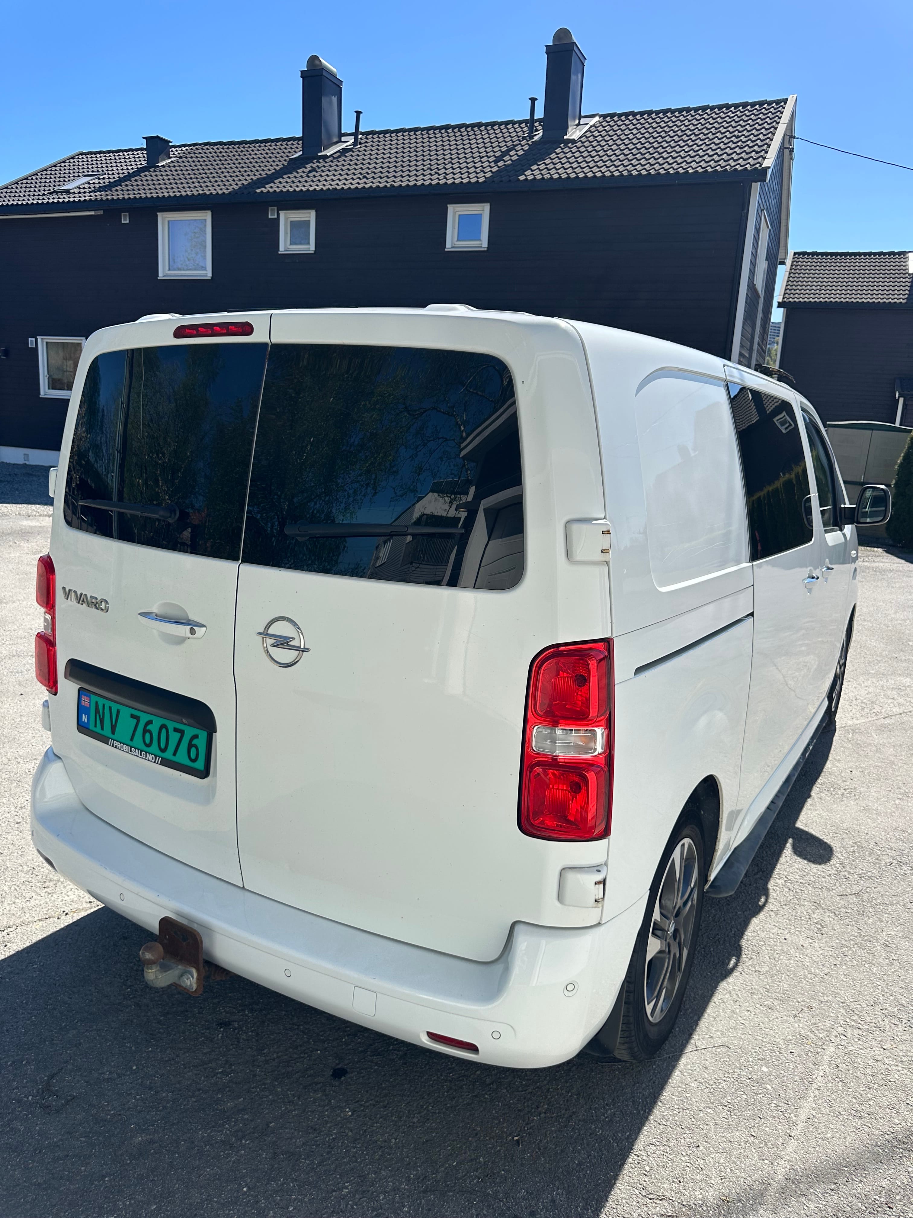Opel Vivaro mit Navigationsgerät