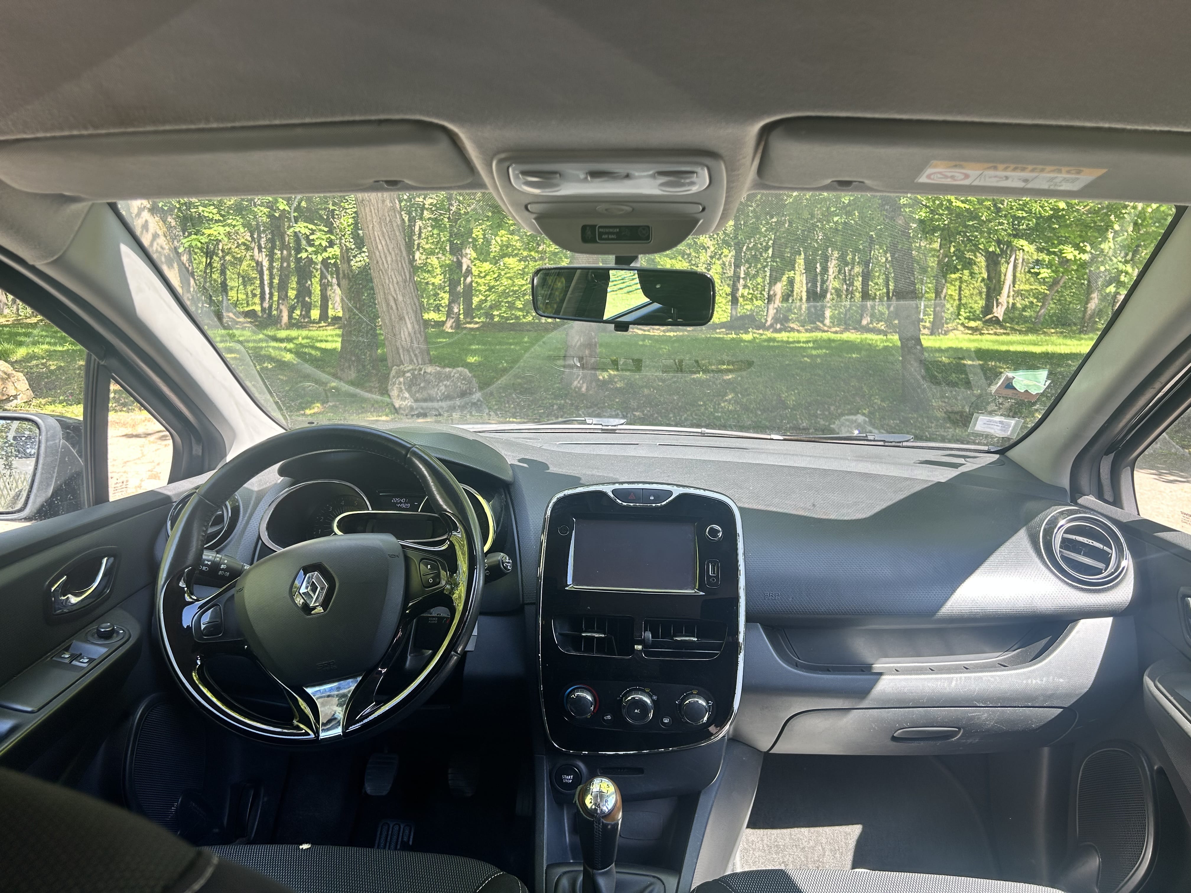 Renault Clio avec Entrée audio / iPod